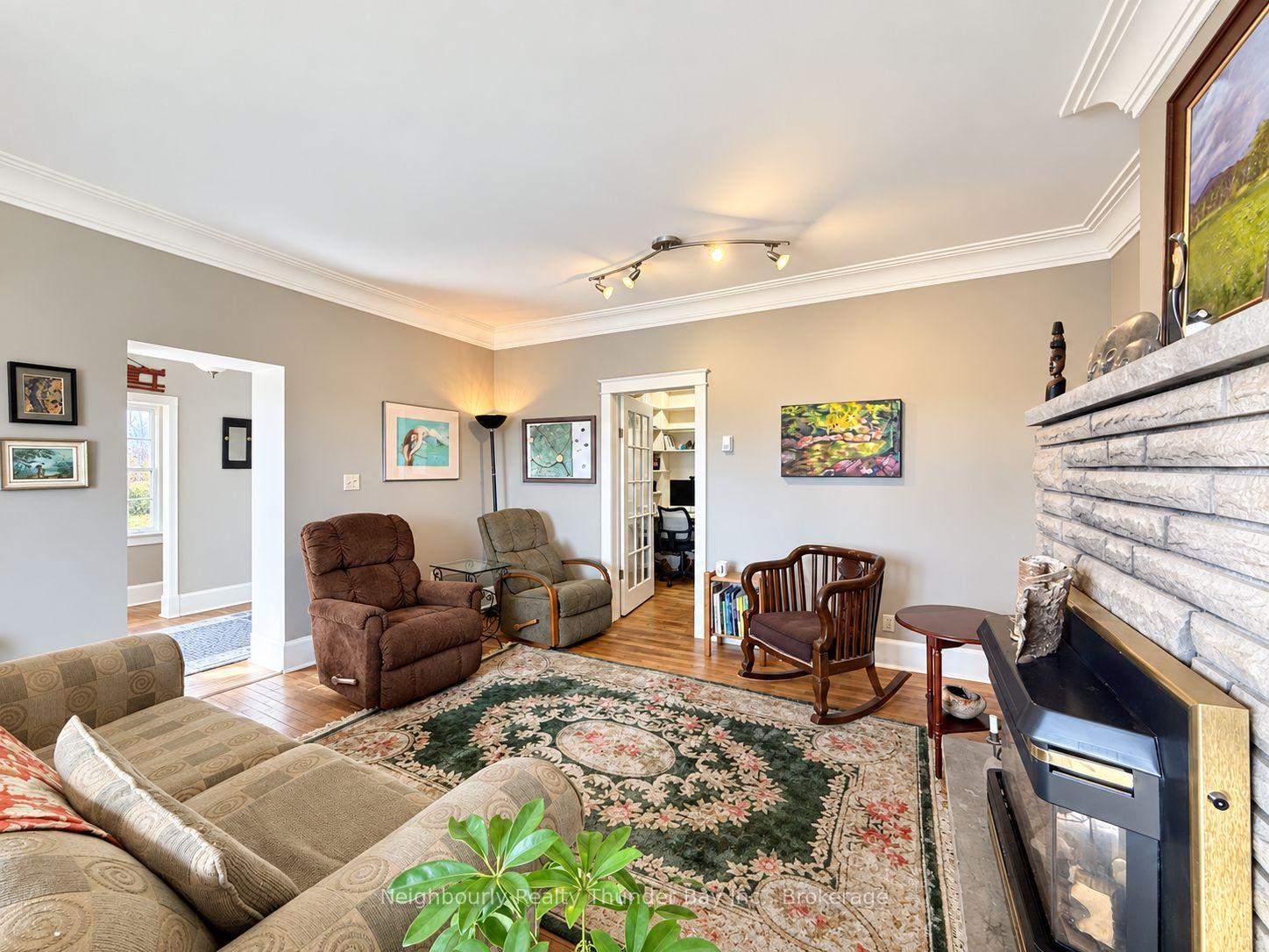 Photo 10 of 24 Peter Street, Thunder Bay, College Heights — HOMEH