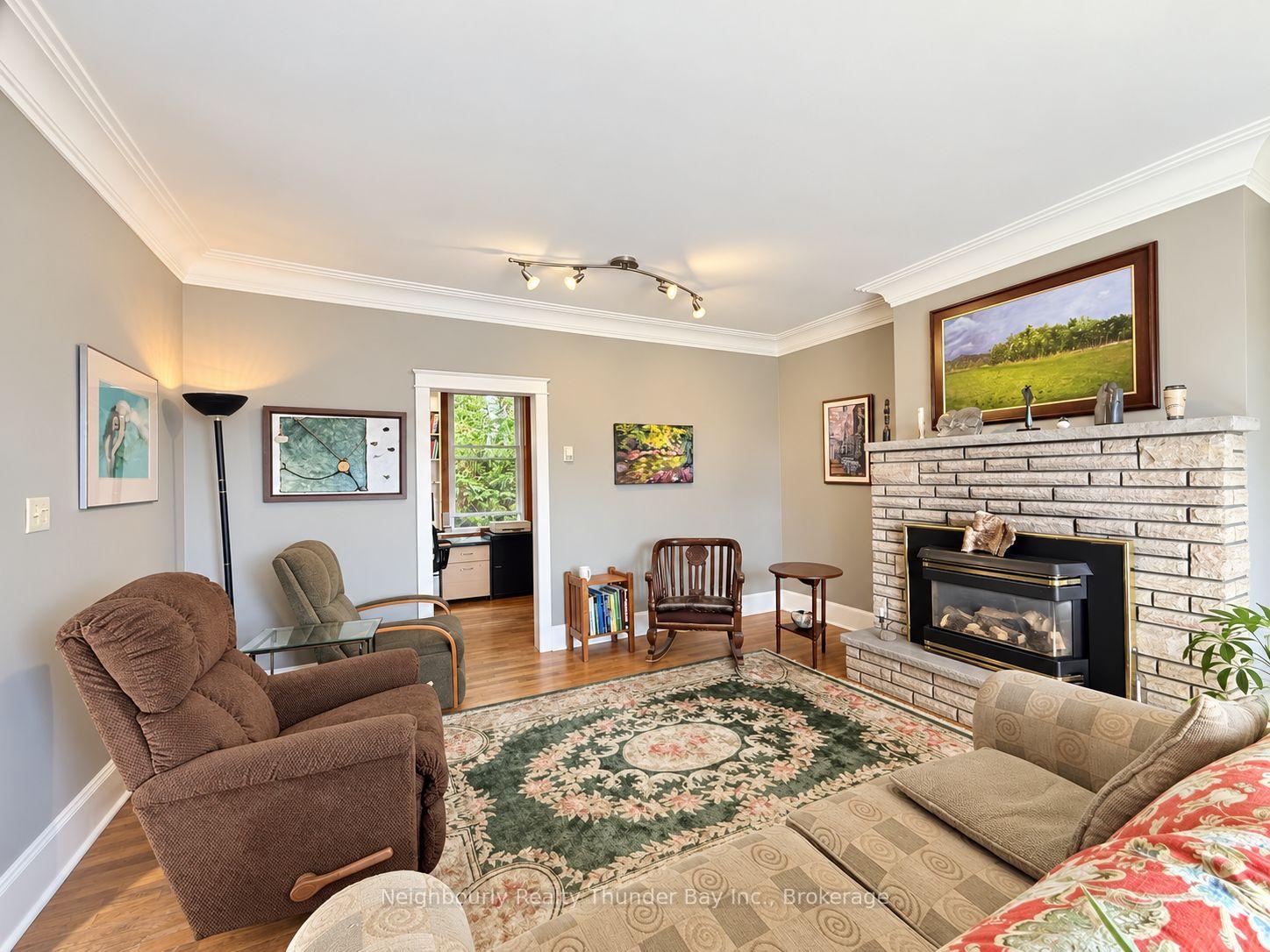 Photo 11 of 24 Peter Street, Thunder Bay, College Heights — HOMEH