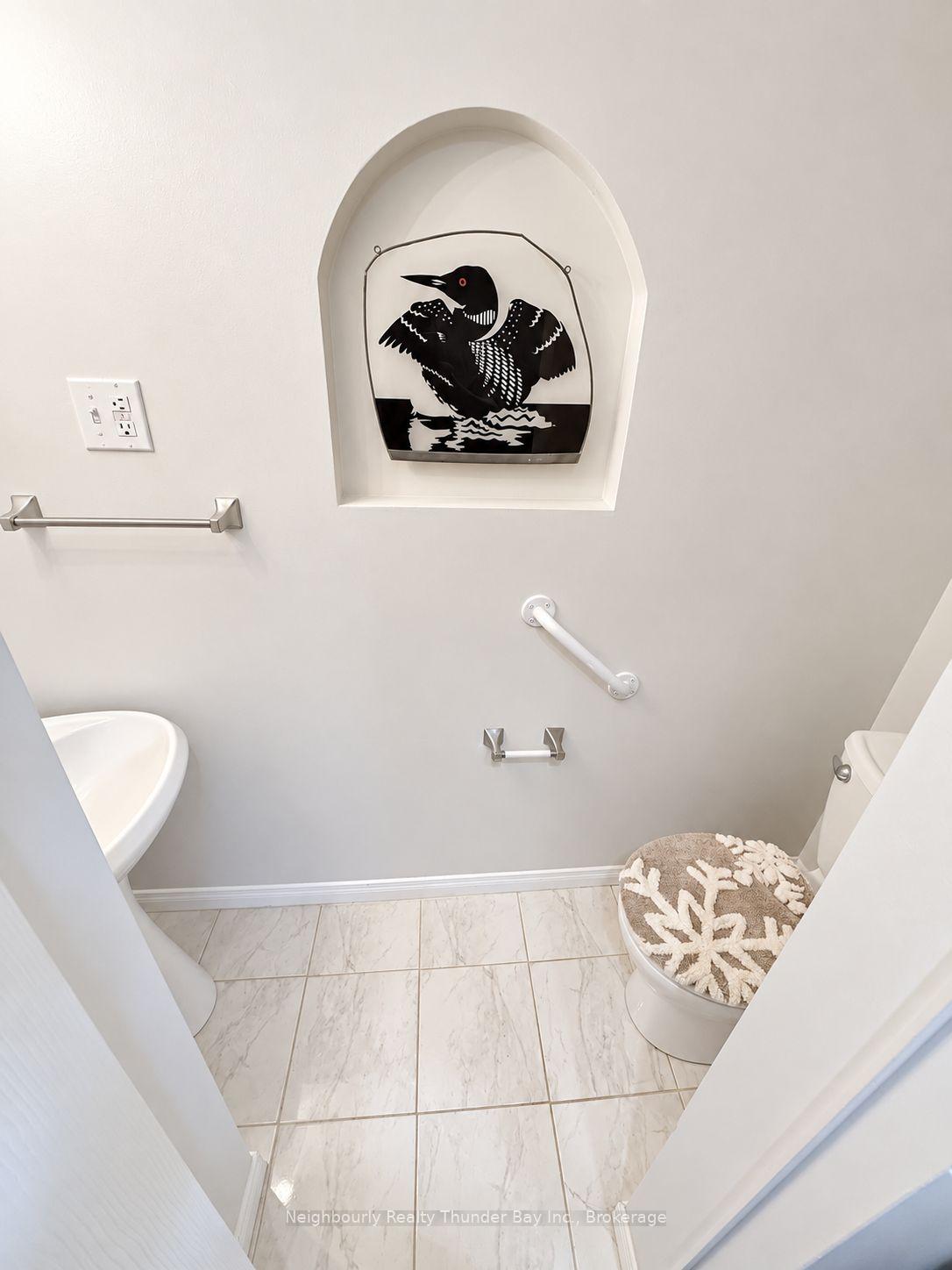 Photo 13 of 24 Peter Street, Thunder Bay, College Heights — HOMEH