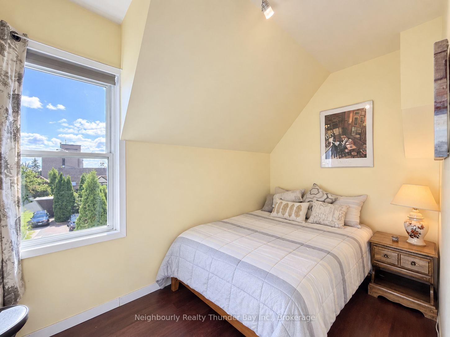 Photo 28 of 24 Peter Street, Thunder Bay, College Heights — HOMEH