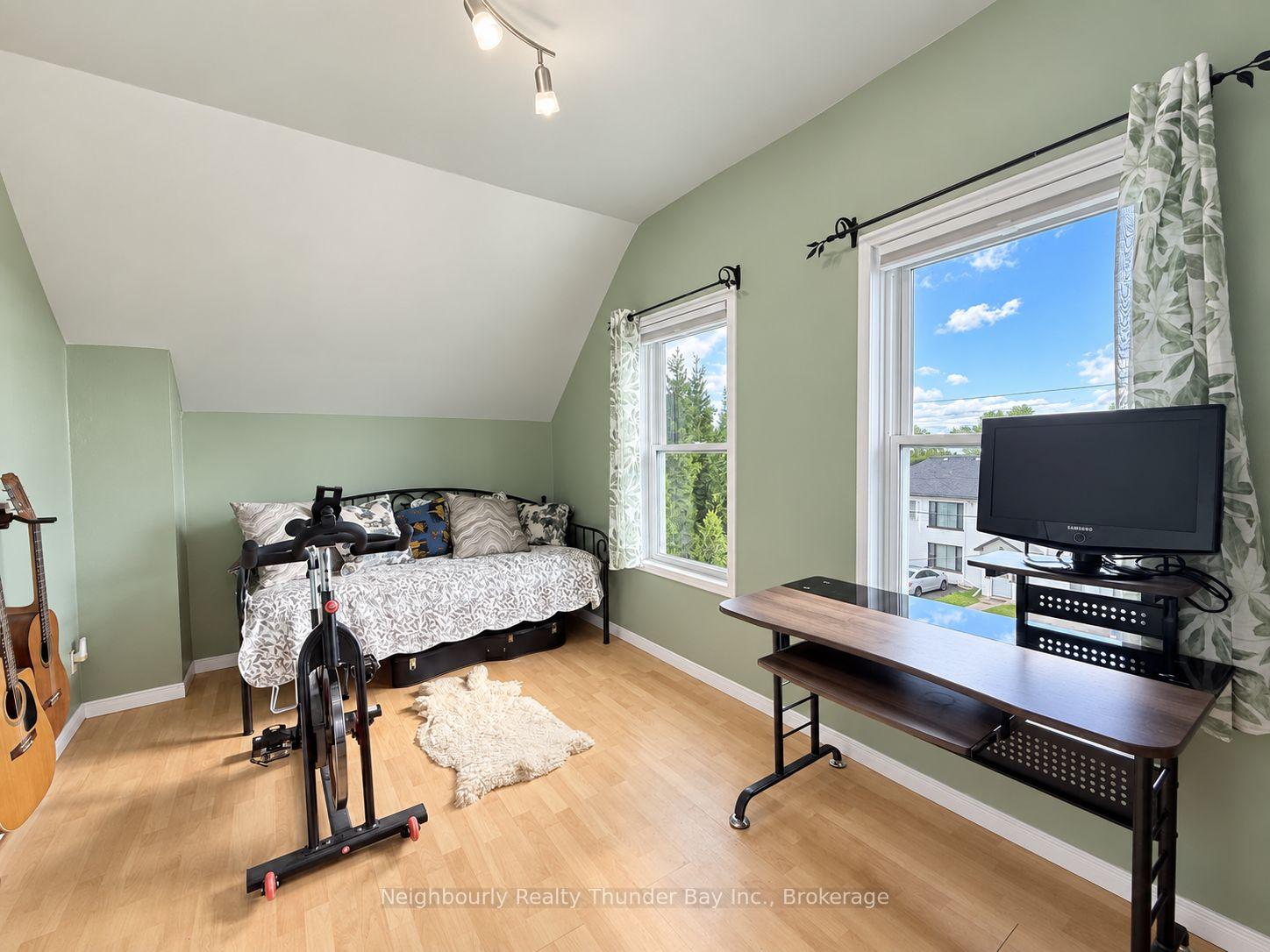 Photo 30 of 24 Peter Street, Thunder Bay, College Heights — HOMEH
