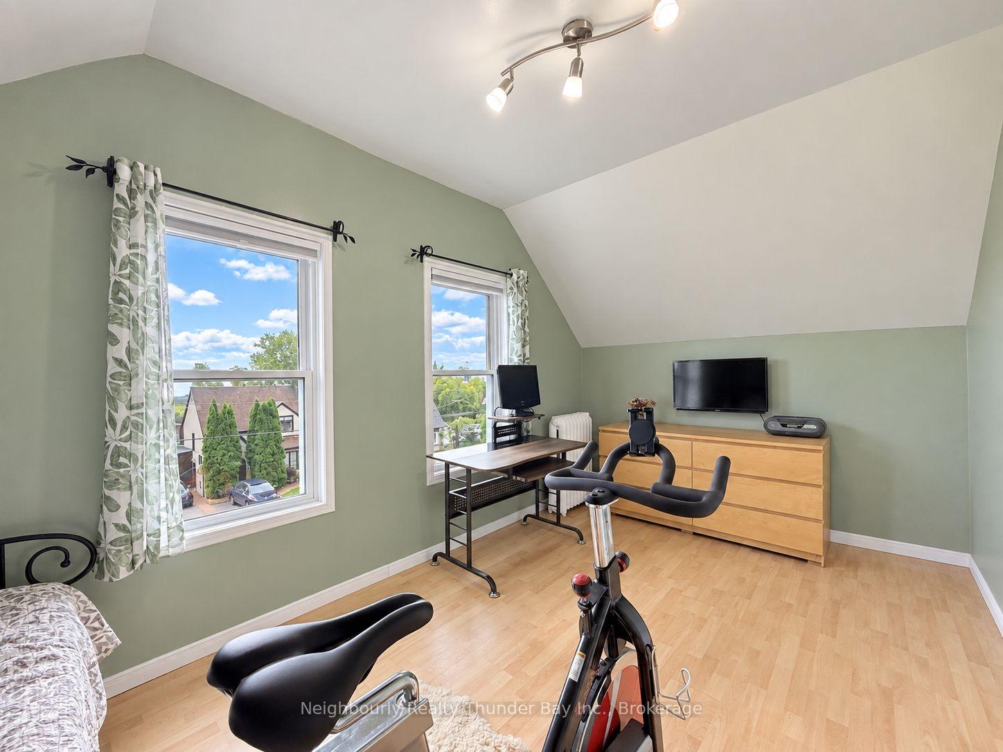 Photo 31 of 24 Peter Street, Thunder Bay, College Heights — HOMEH