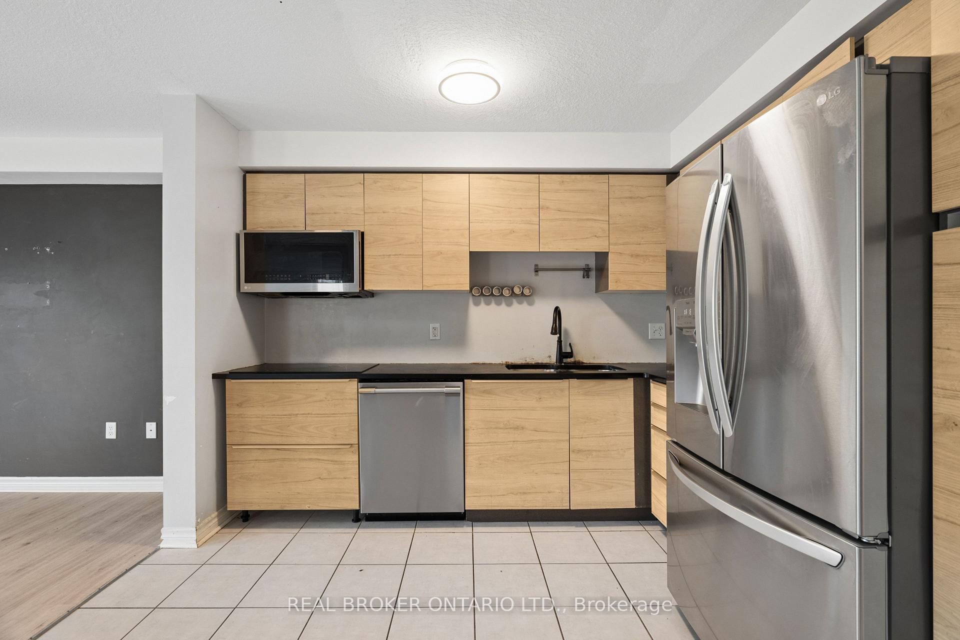 Photo 8 of Unit 30K, 30 Kingsbury Square, Guelph, Pineridge/Westminster Woods — HOMEH