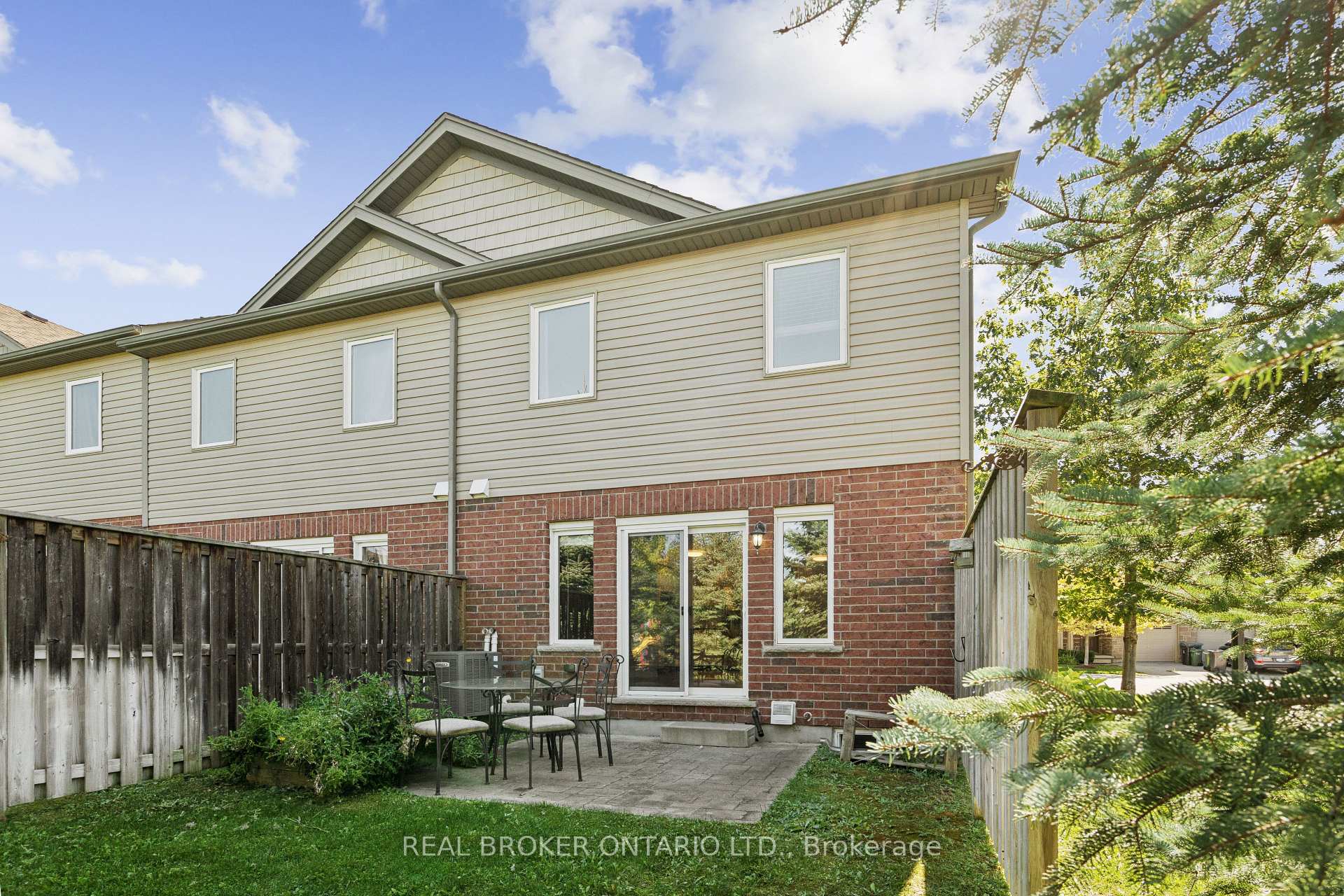 Photo 32 of Unit 30K, 30 Kingsbury Square, Guelph, Pineridge/Westminster Woods — HOMEH