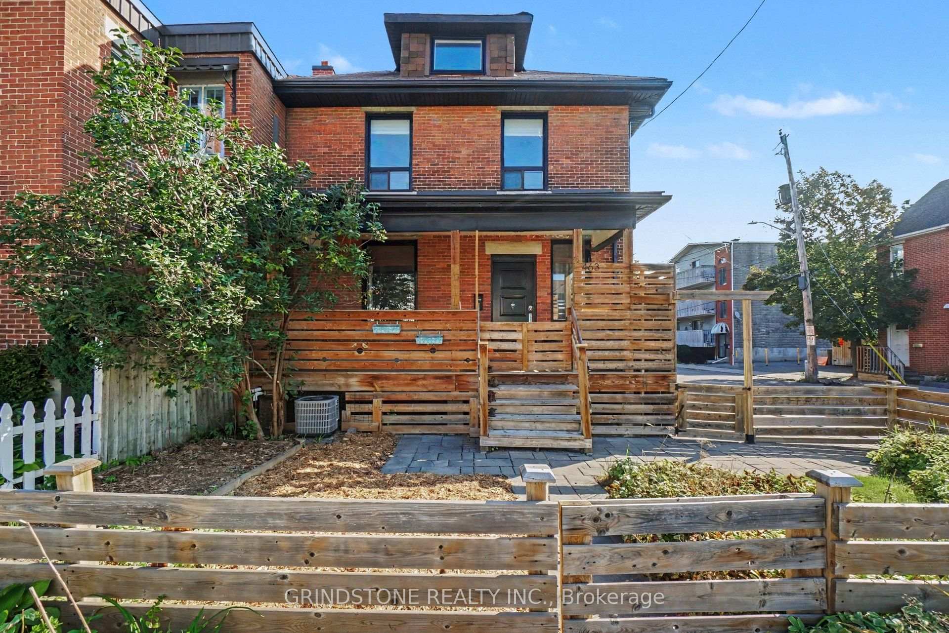 Photo of 463 Parkdale Avenue