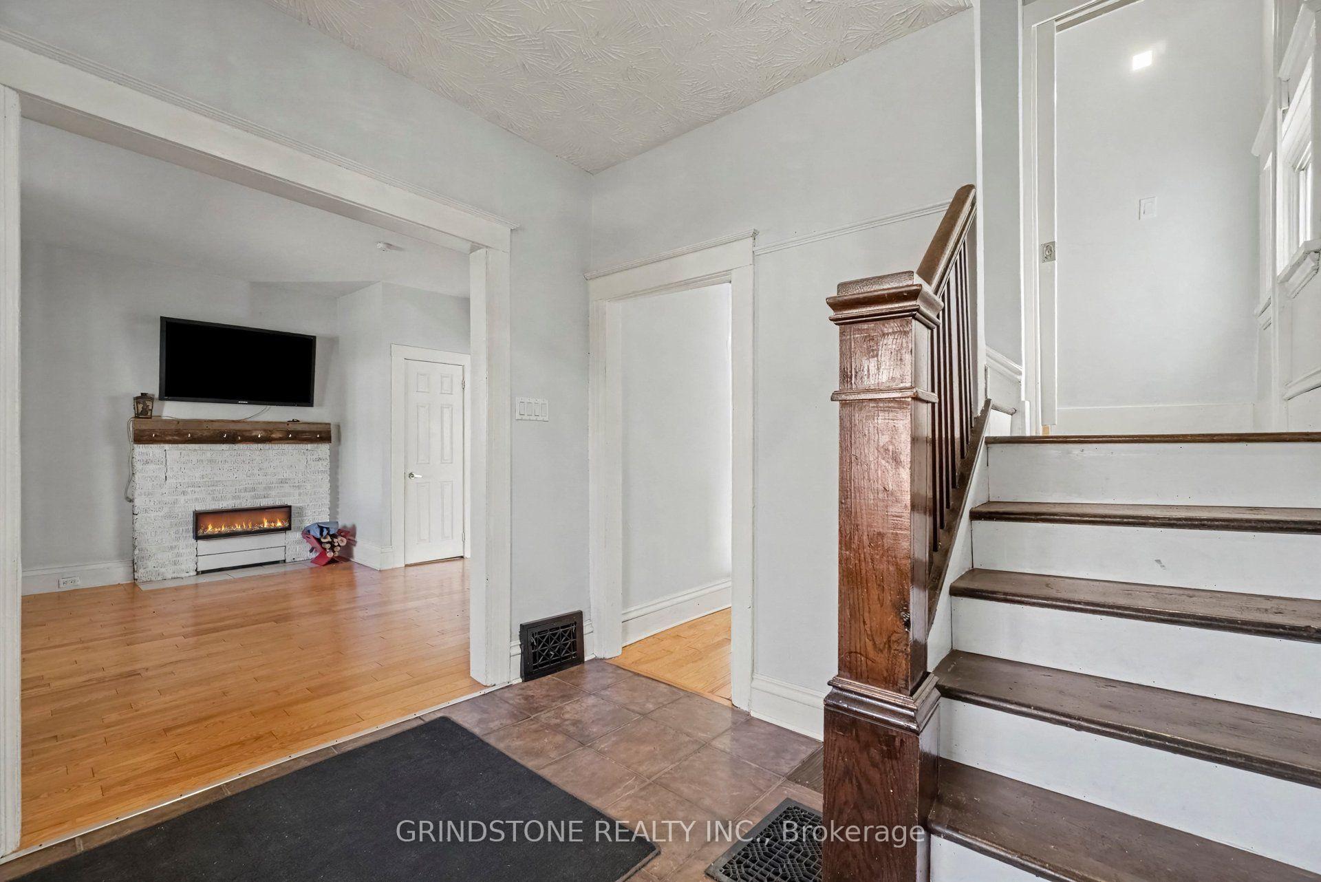 Photo 4 of 463 Parkdale Avenue, Ottawa, Hintonburg — HOMEH