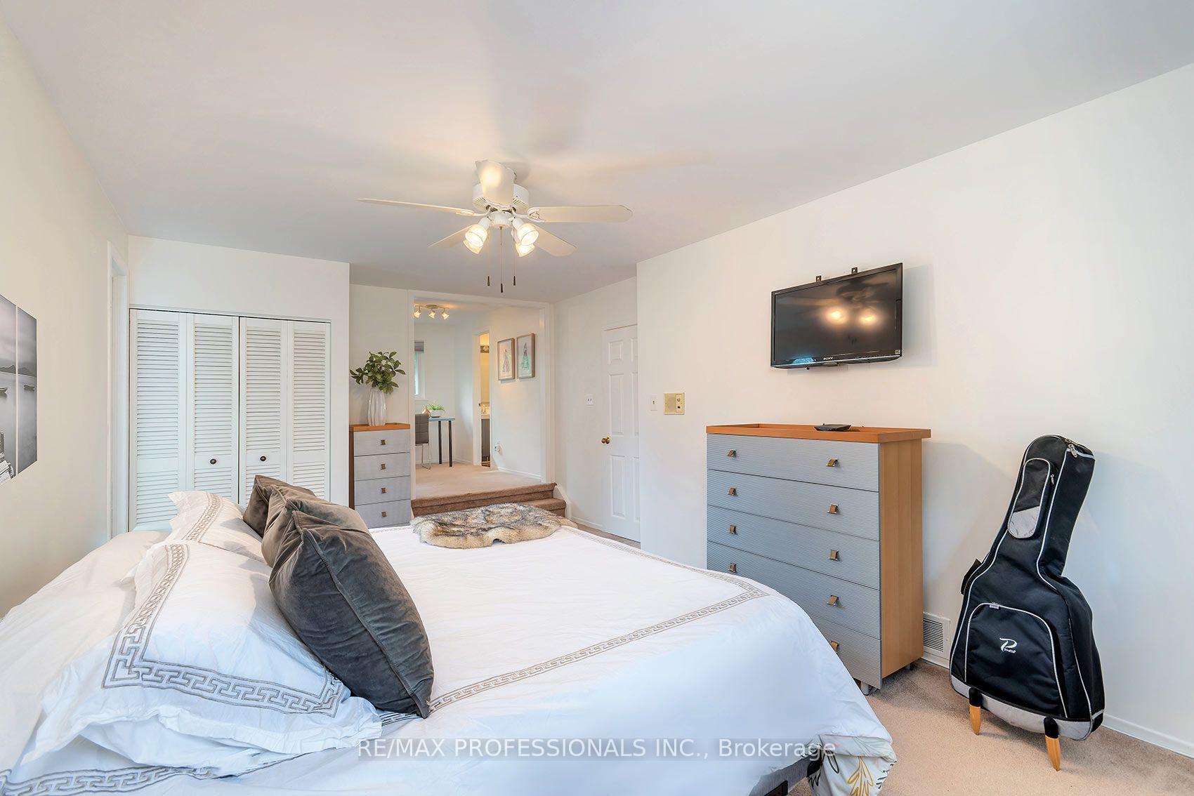 Photo 22 of 3627 Beechollow Crescent, Mississauga, Applewood — HOMEH