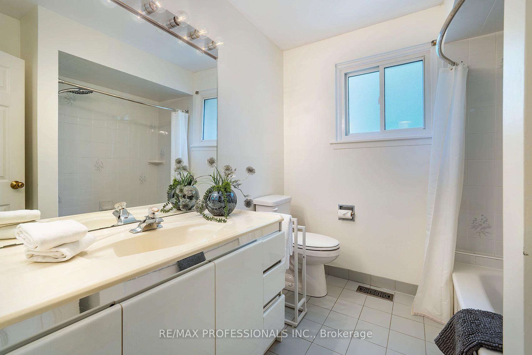 Photo 31 of 3627 Beechollow Crescent, Mississauga, Applewood — HOMEH