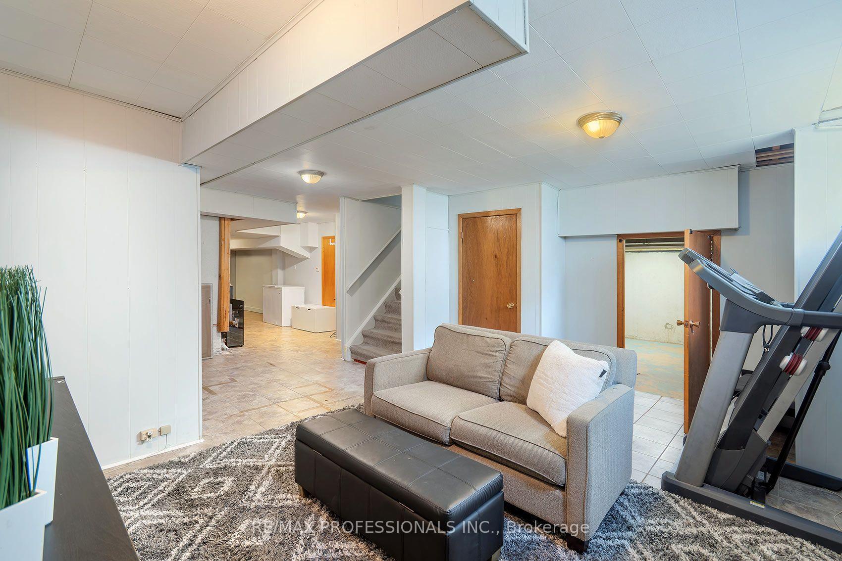 Photo 33 of 3627 Beechollow Crescent, Mississauga, Applewood — HOMEH