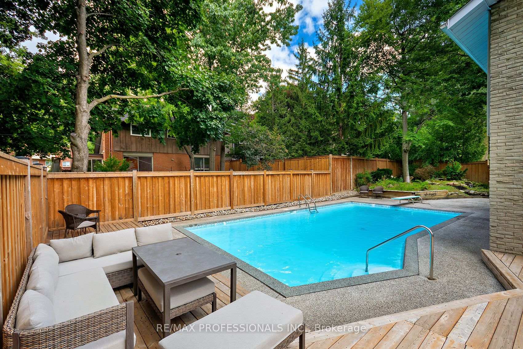 Photo 45 of 3627 Beechollow Crescent, Mississauga, Applewood — HOMEH