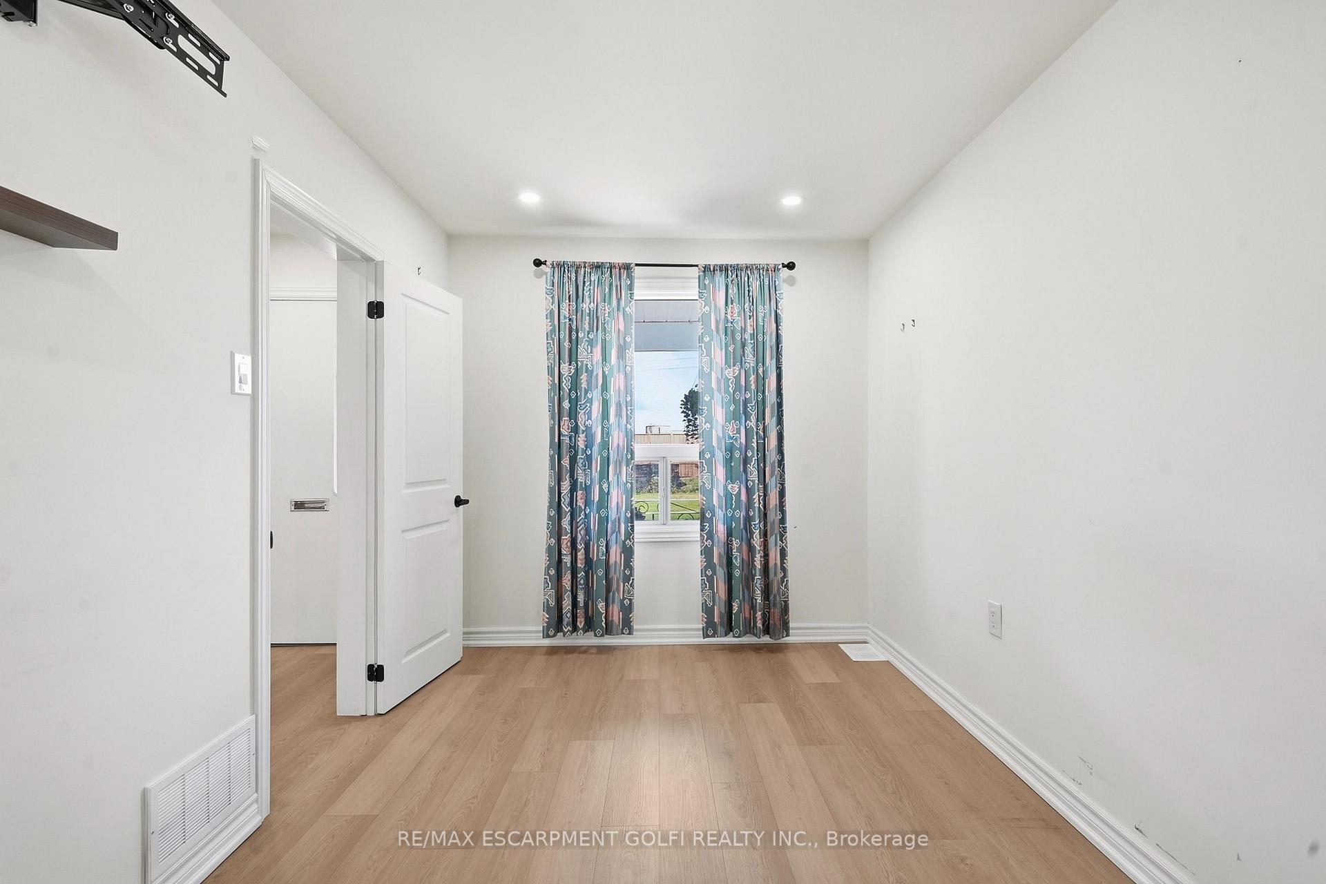 Photo 15 of 158 Niagara Falls Road, Thorold, Allanburg/Thorold South — HOMEH