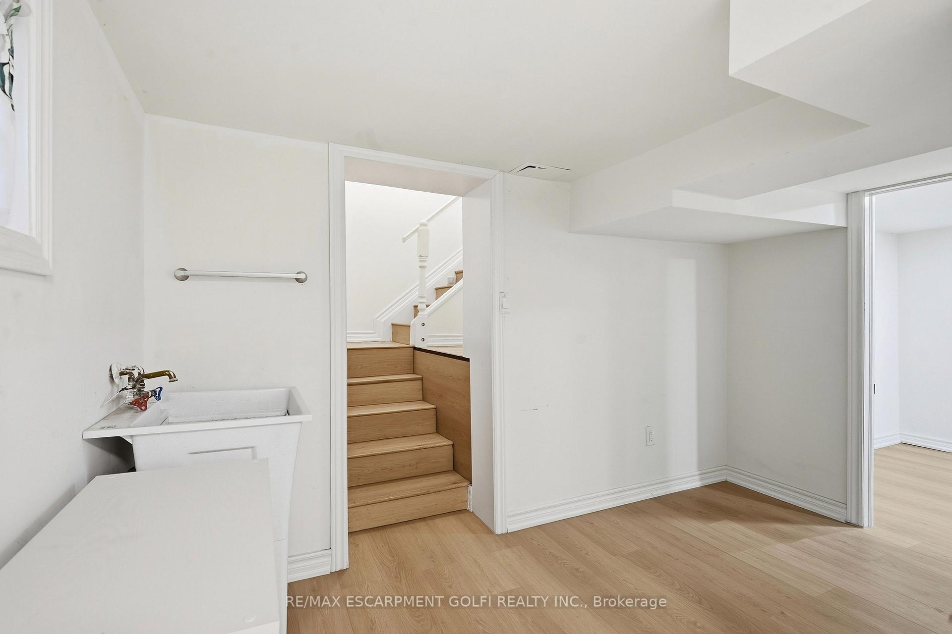 Photo 20 of 158 Niagara Falls Road, Thorold, Allanburg/Thorold South — HOMEH