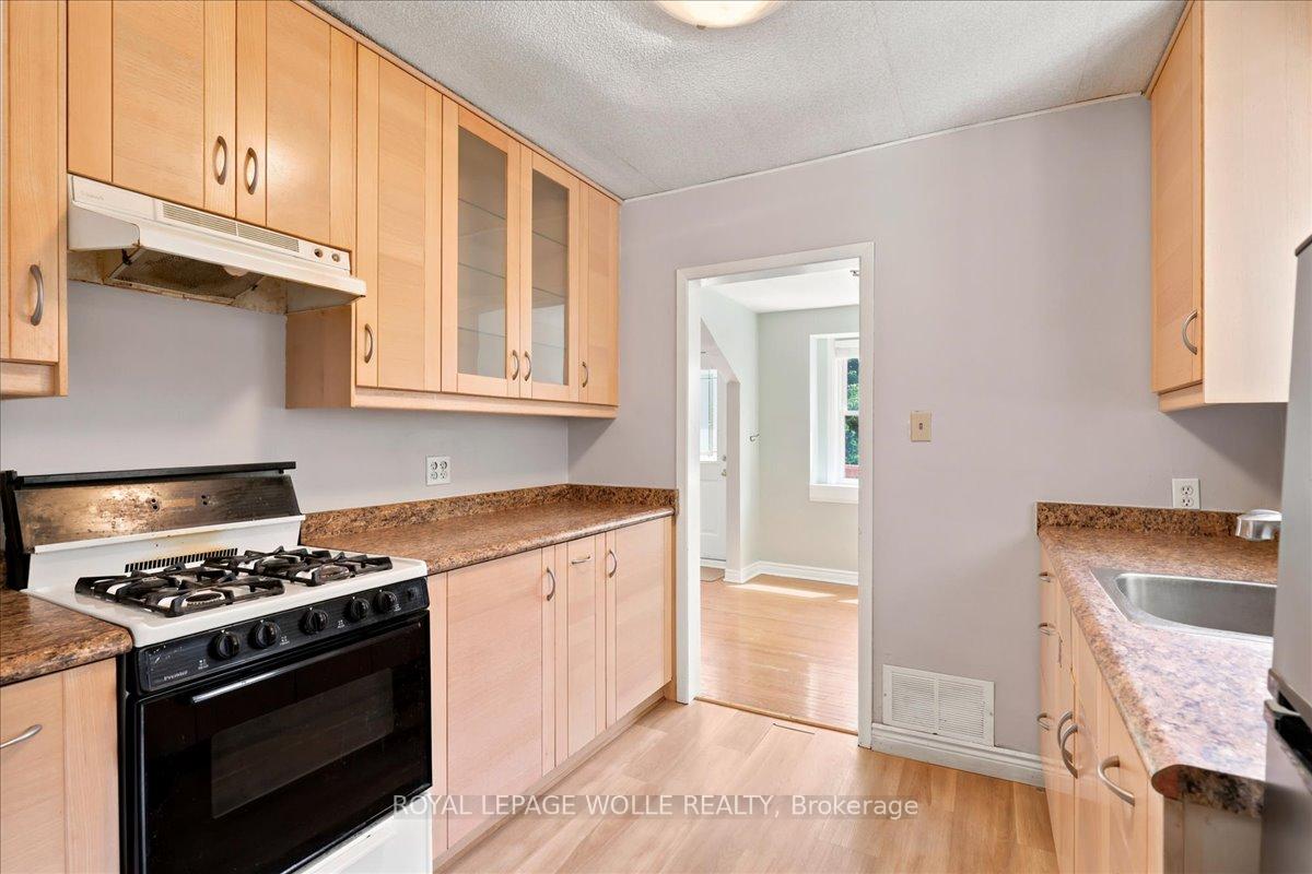 Photo 16 of 22 Ramore Street, Cambridge, Downtown Cambridge — HOMEH
