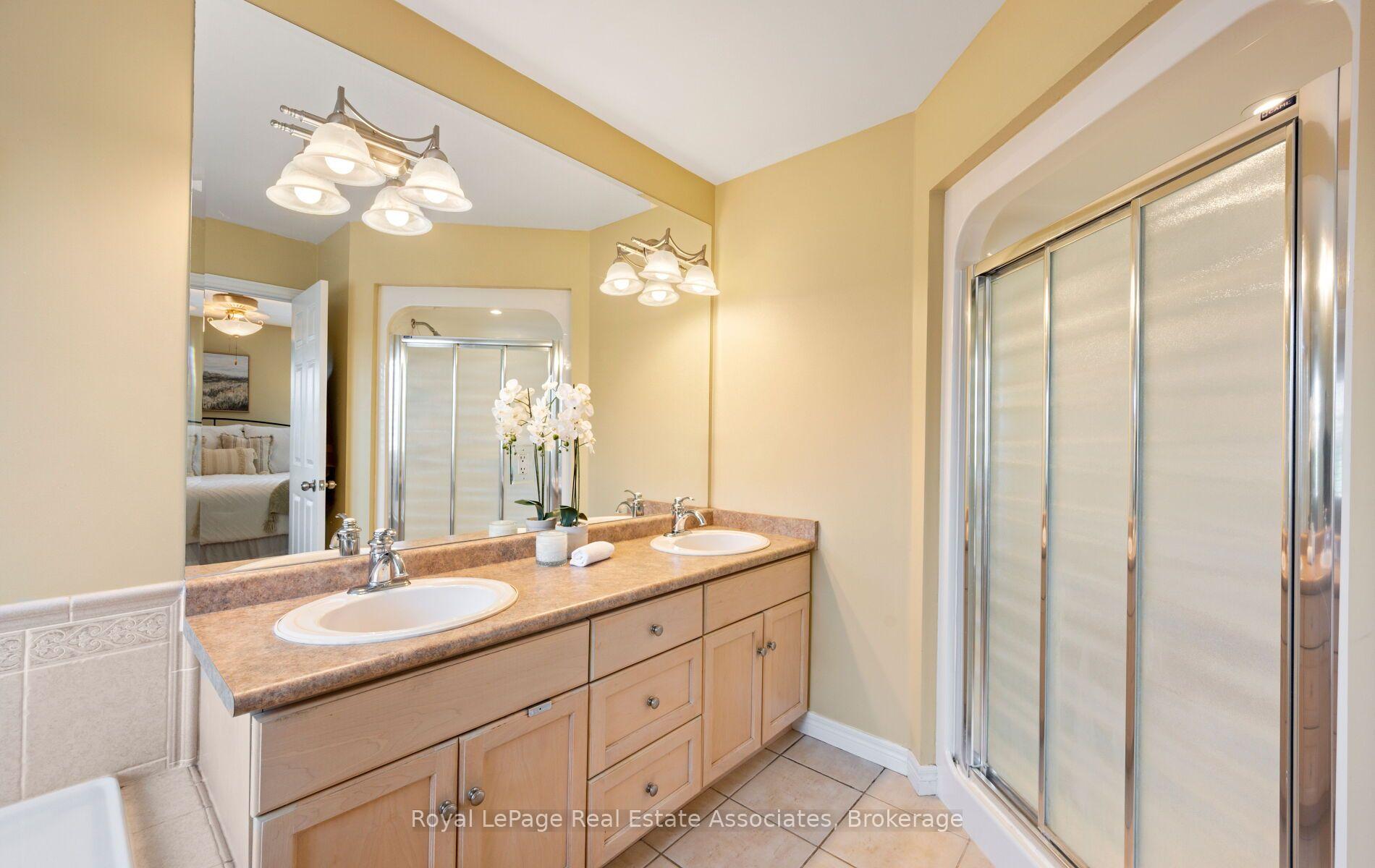 Photo 31 of 17 Nelles Street, Halton Hills, Acton — HOMEH