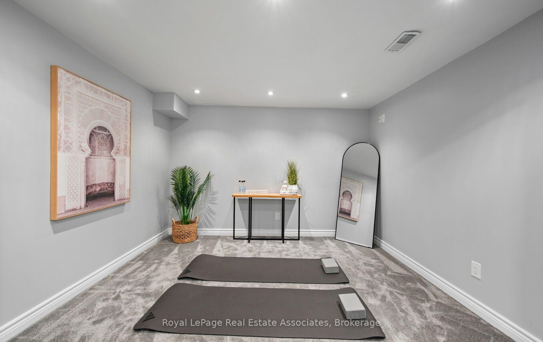 Photo 42 of 17 Nelles Street, Halton Hills, Acton — HOMEH