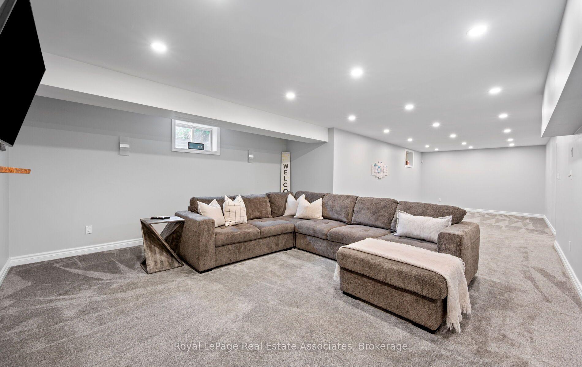 Photo 44 of 17 Nelles Street, Halton Hills, Acton — HOMEH