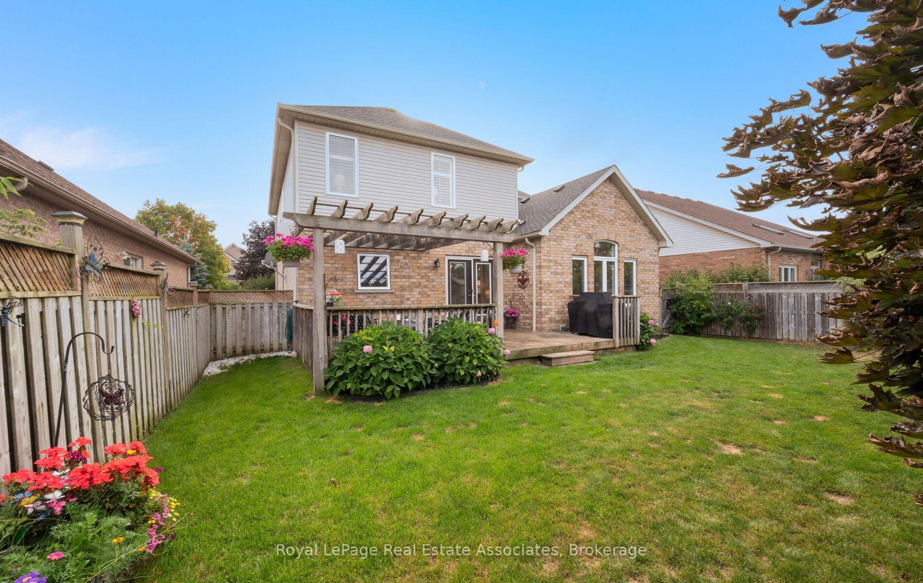 Photo 49 of 17 Nelles Street, Halton Hills, Acton — HOMEH