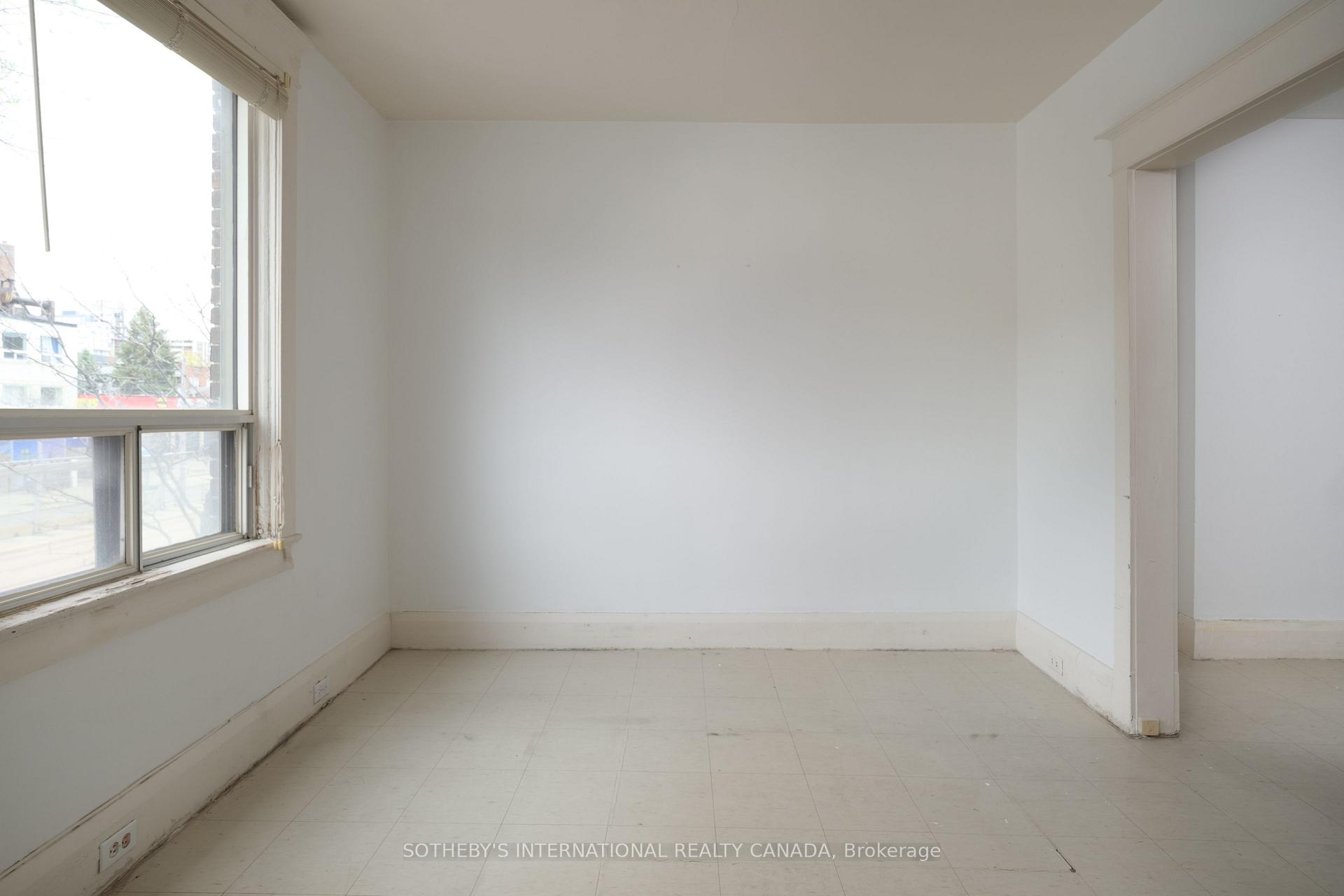 Photo 15 of 641 St Clair Avenue W, Toronto, Wychwood — HOMEH
