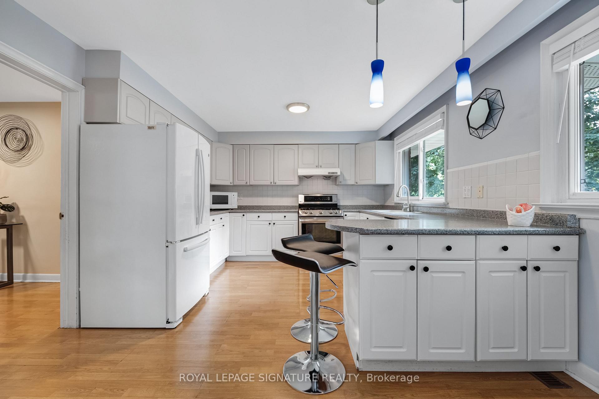 Photo 8 of 9 Bunty Lane, North York, Bayview Village — HOMEH