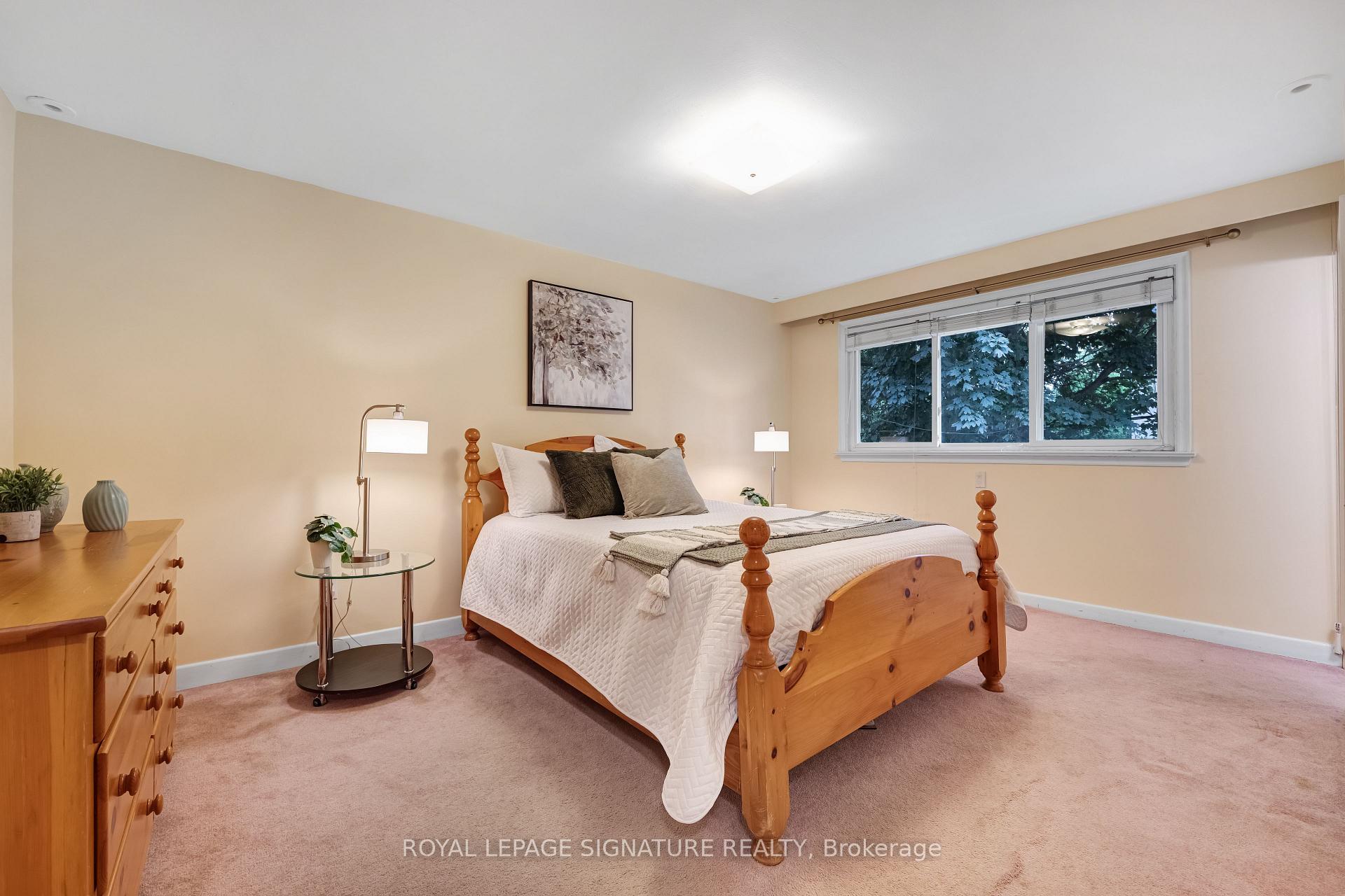 Photo 13 of 9 Bunty Lane, North York, Bayview Village — HOMEH