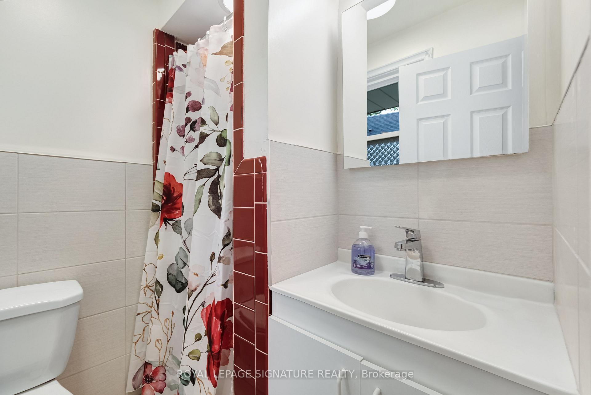 Photo 15 of 9 Bunty Lane, North York, Bayview Village — HOMEH