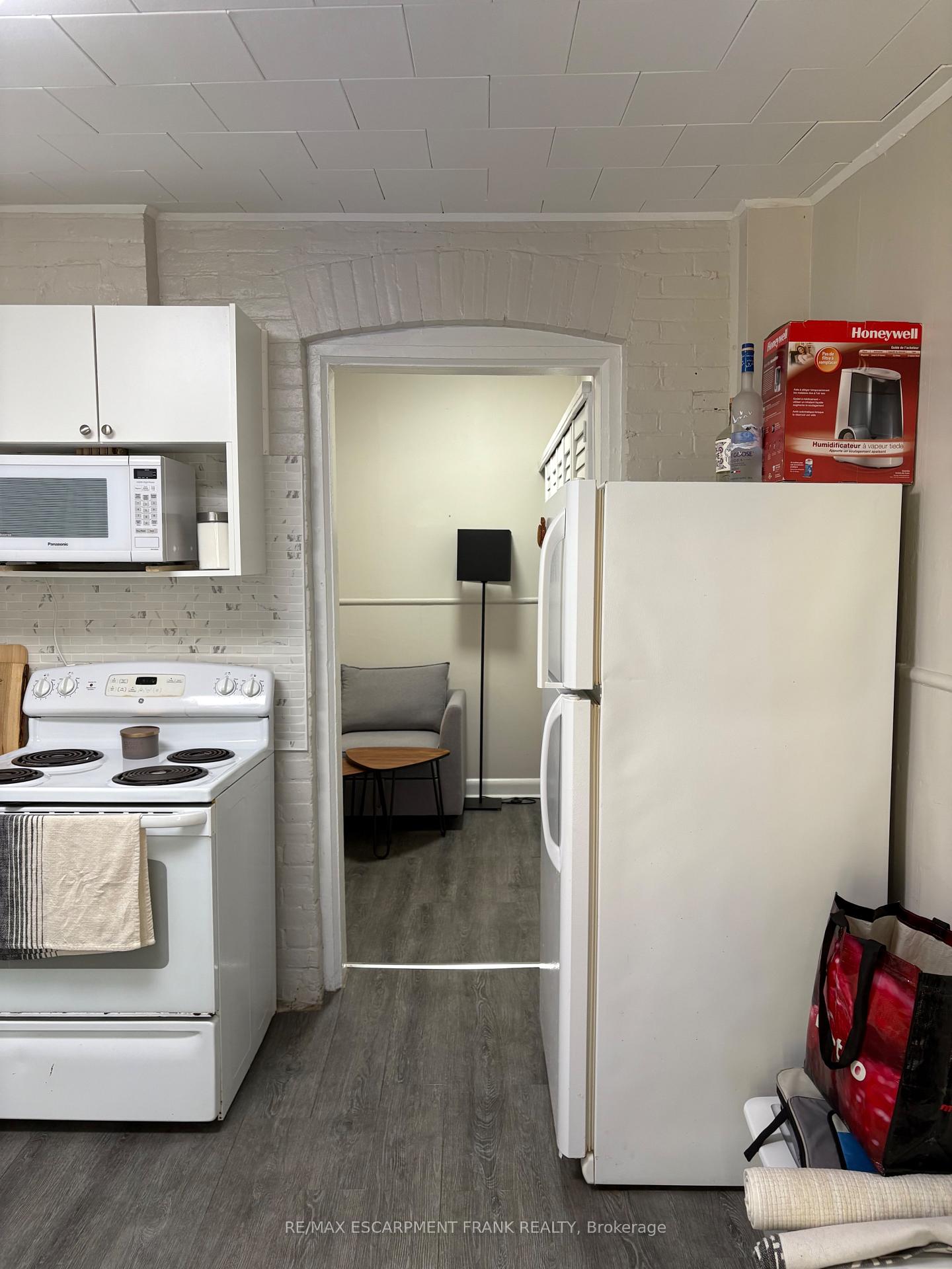 Photo 5 of Unit 2, 20 Canada Street, Hamilton, Kirkendall — HOMEH
