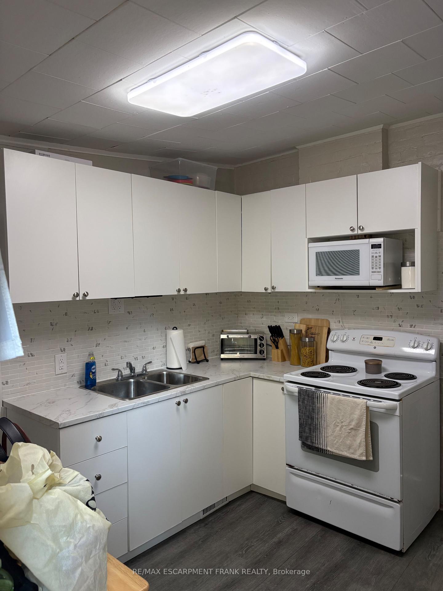 Photo 6 of Unit 2, 20 Canada Street, Hamilton, Kirkendall — HOMEH