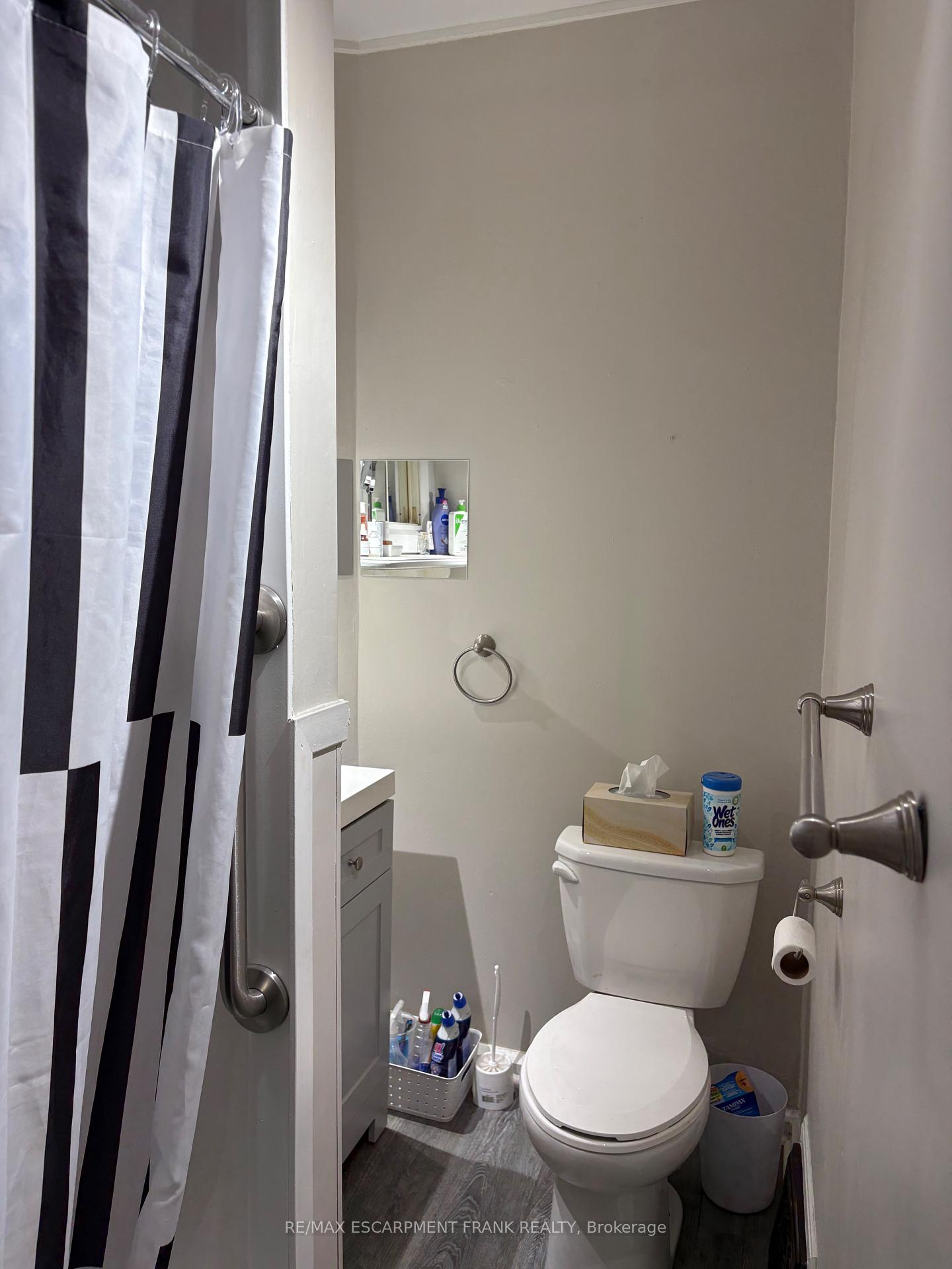 Photo 9 of Unit 2, 20 Canada Street, Hamilton, Kirkendall — HOMEH