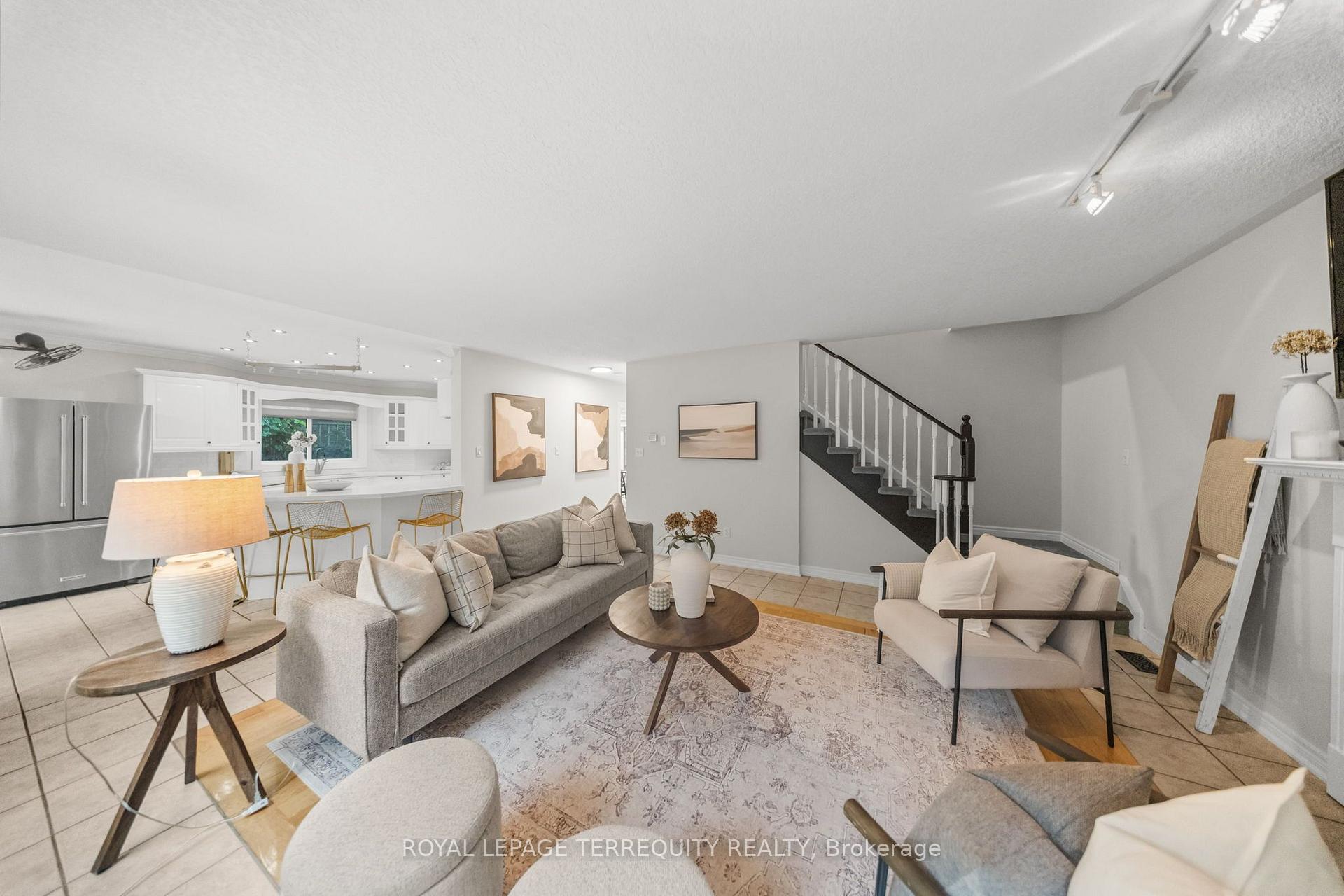 Photo 12 of 611 Capilano Crescent, Oshawa, Donevan — HOMEH