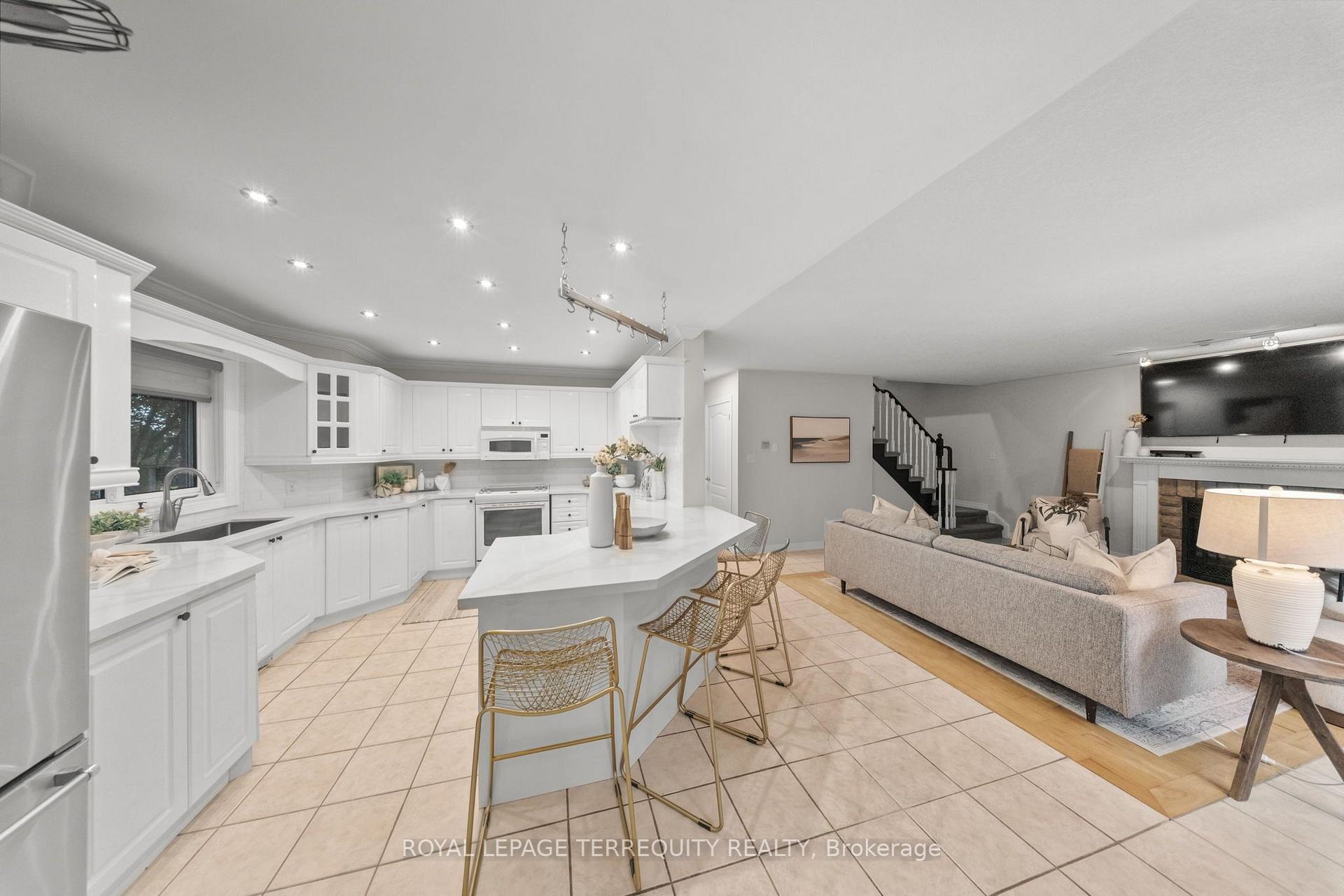 Photo 13 of 611 Capilano Crescent, Oshawa, Donevan — HOMEH