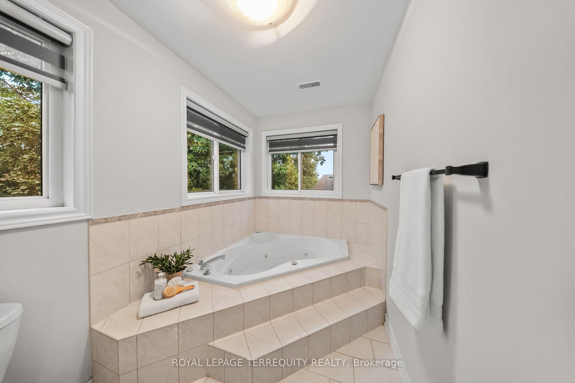 Photo 24 of 611 Capilano Crescent, Oshawa, Donevan — HOMEH