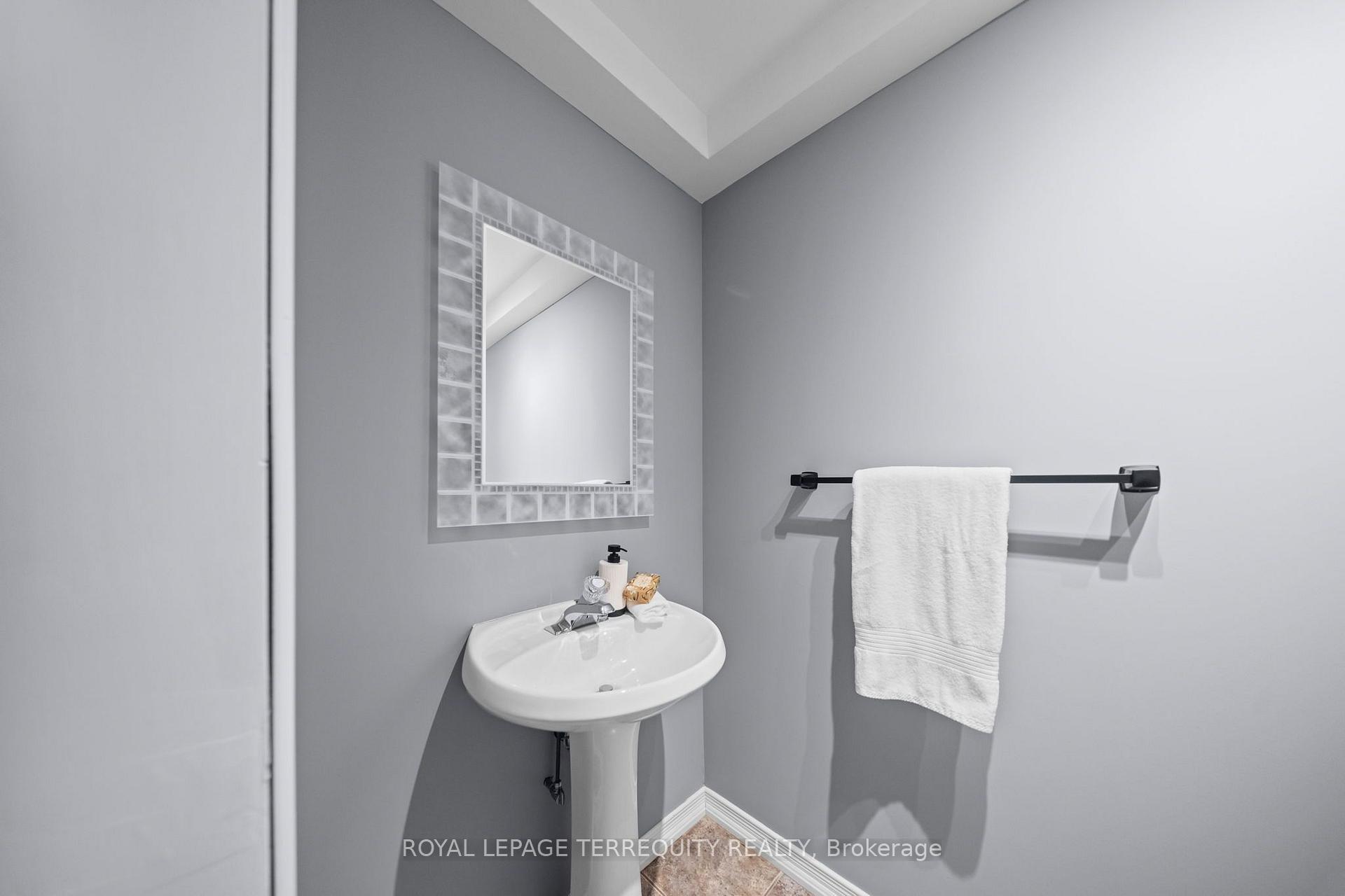 Photo 42 of 611 Capilano Crescent, Oshawa, Donevan — HOMEH