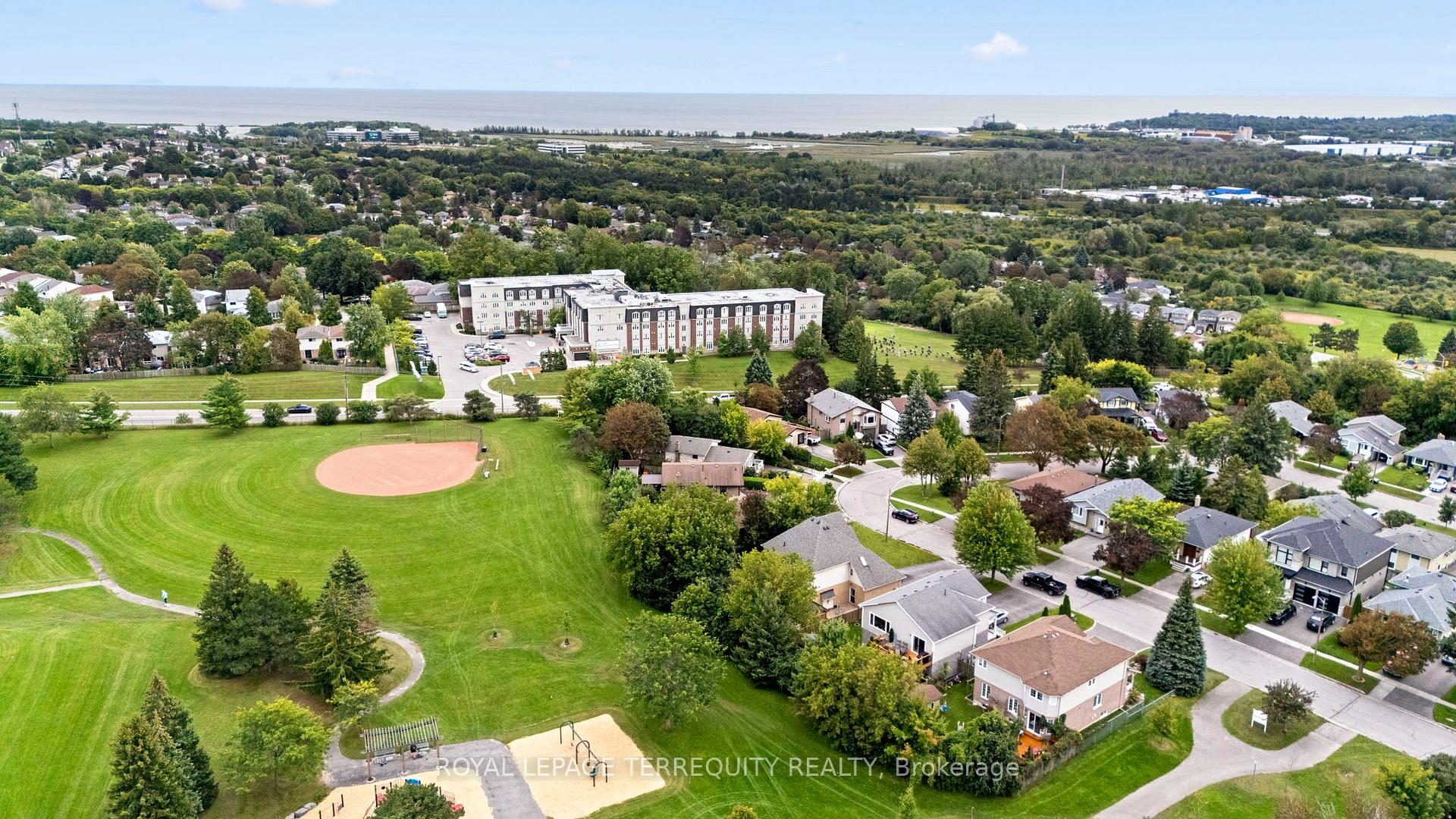 Photo 49 of 611 Capilano Crescent, Oshawa, Donevan — HOMEH