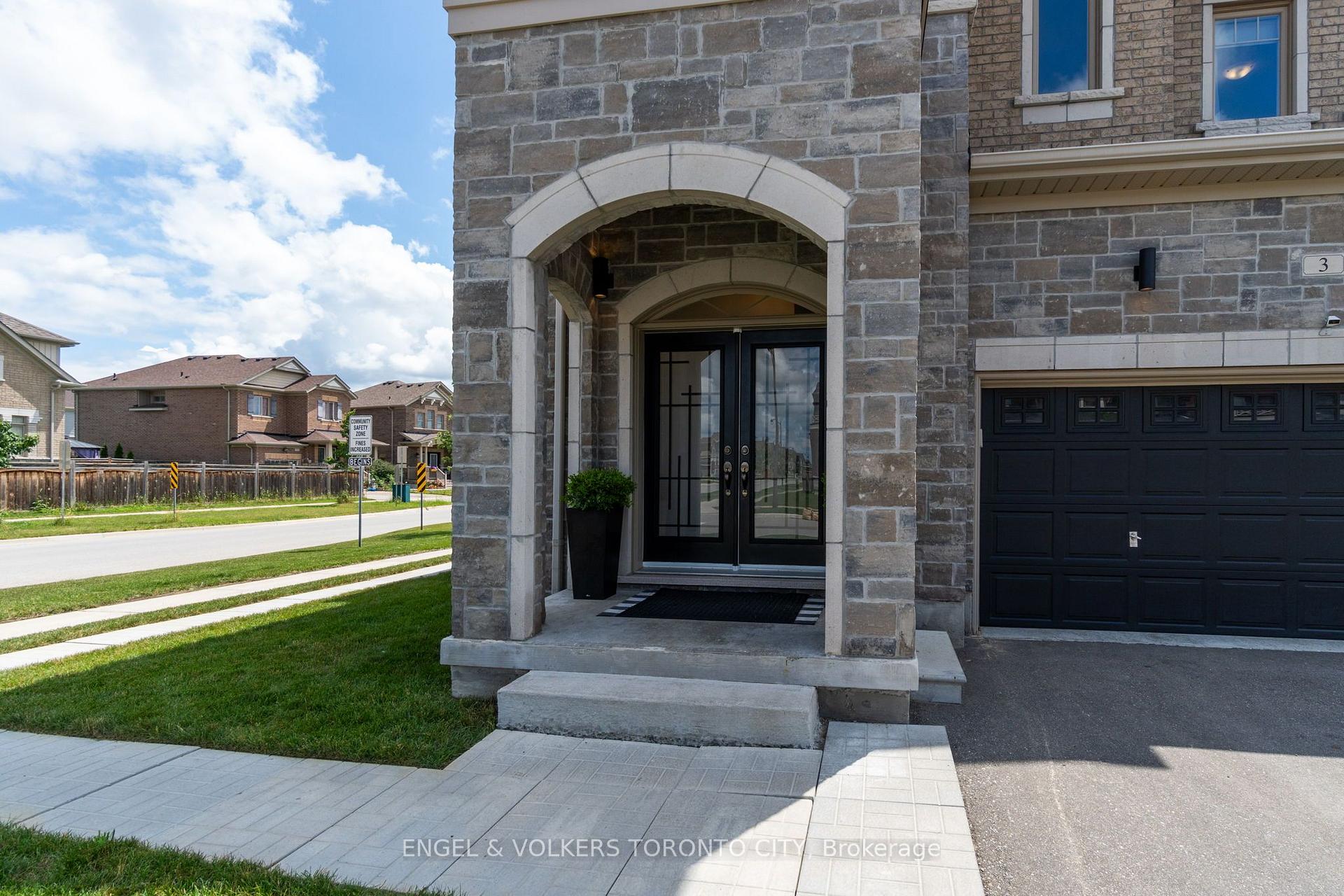 Photo 7 of 3 Arnold Crescent, New Tecumseth, Alliston — HOMEH
