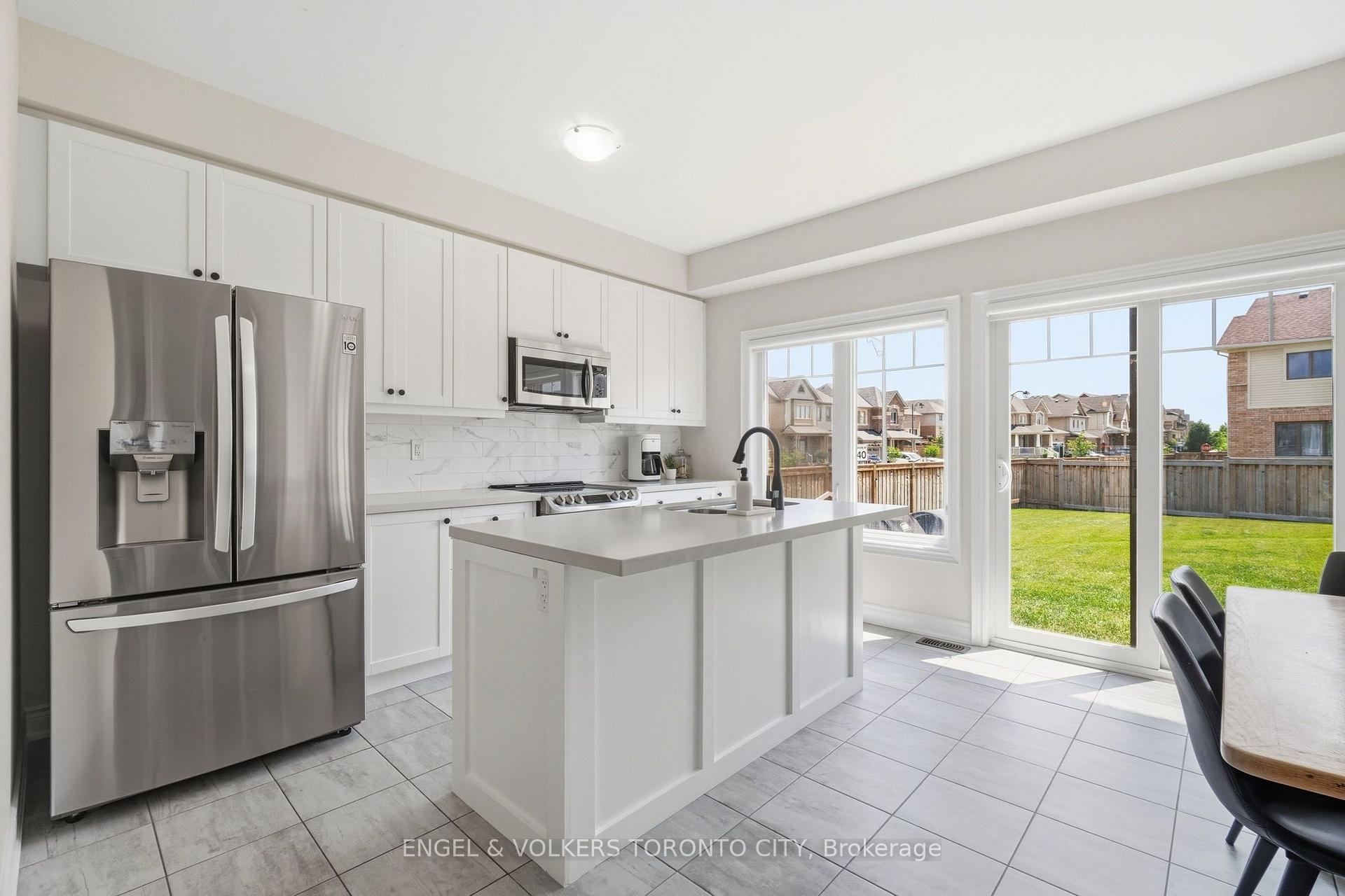 Photo 11 of 3 Arnold Crescent, New Tecumseth, Alliston — HOMEH