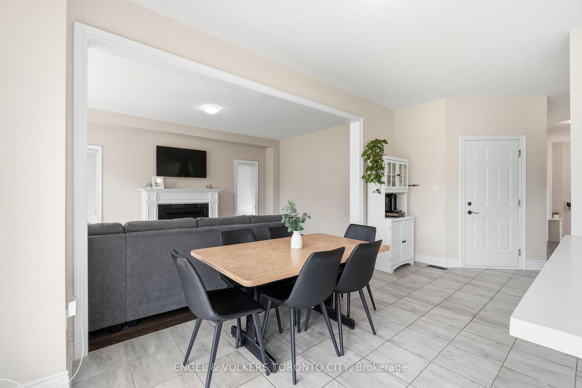 Photo 14 of 3 Arnold Crescent, New Tecumseth, Alliston — HOMEH