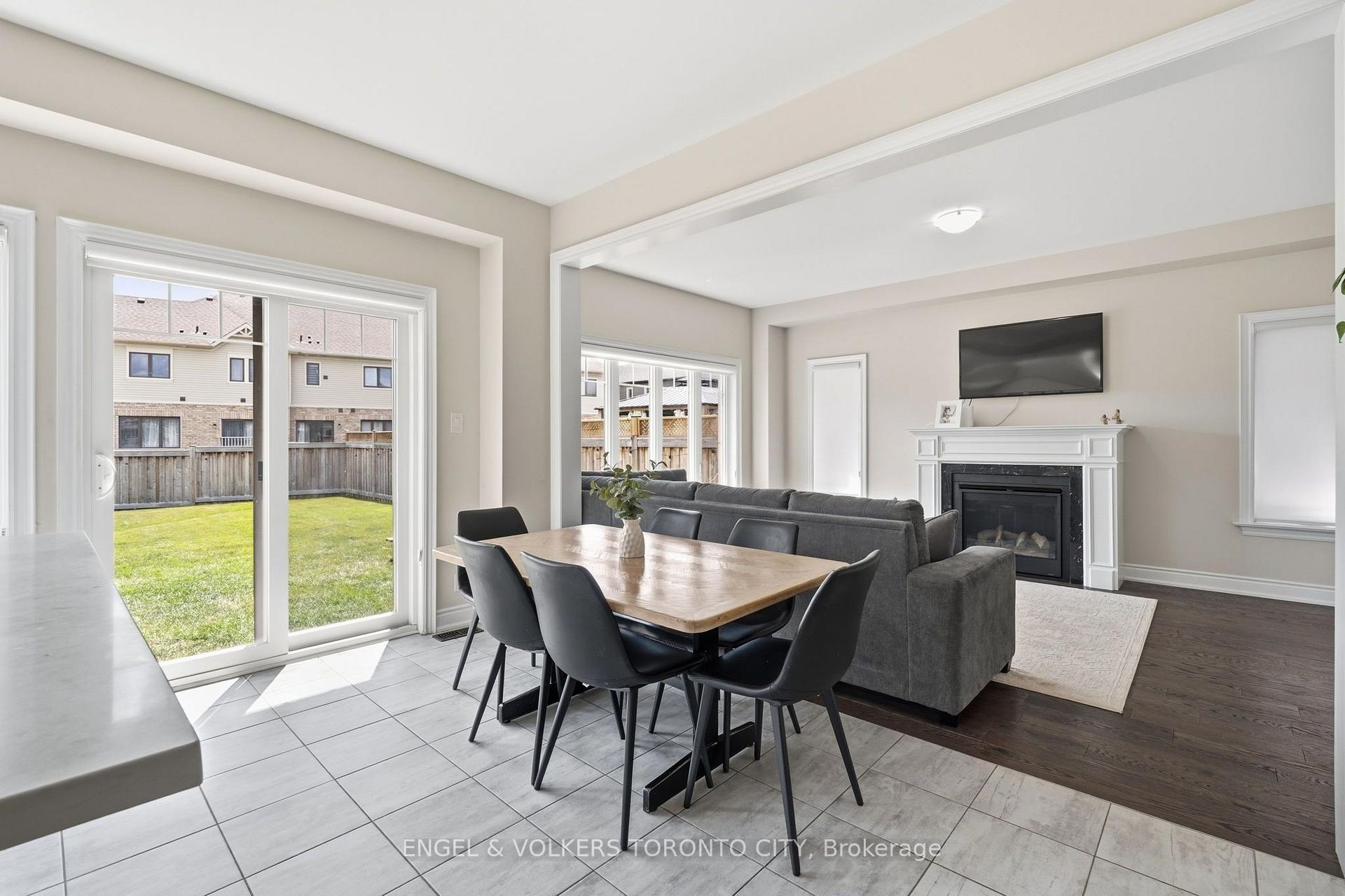 Photo 15 of 3 Arnold Crescent, New Tecumseth, Alliston — HOMEH