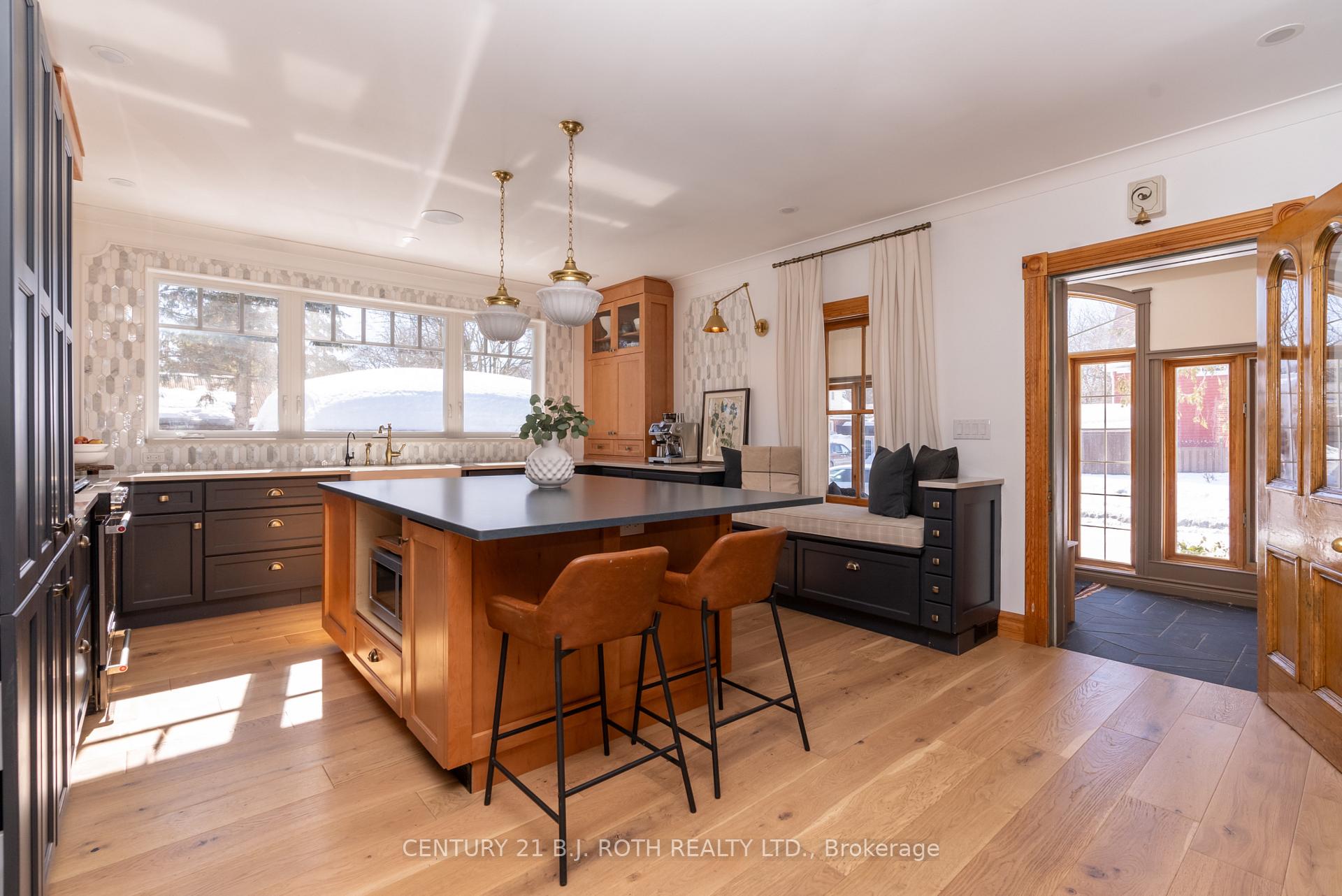 Photo 8 of 90 Cumberland Street, Barrie, Allandale — HOMEH