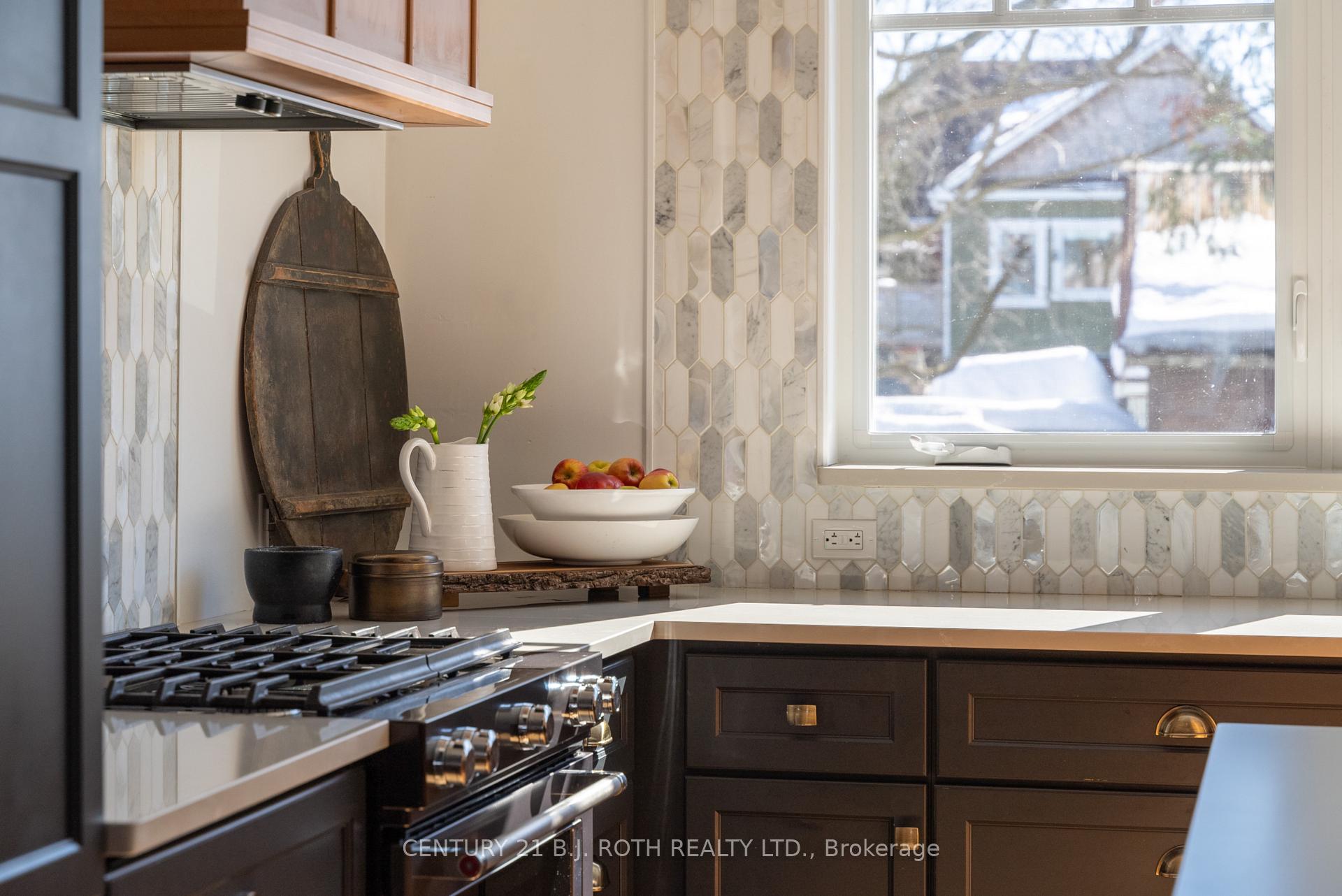 Photo 13 of 90 Cumberland Street, Barrie, Allandale — HOMEH