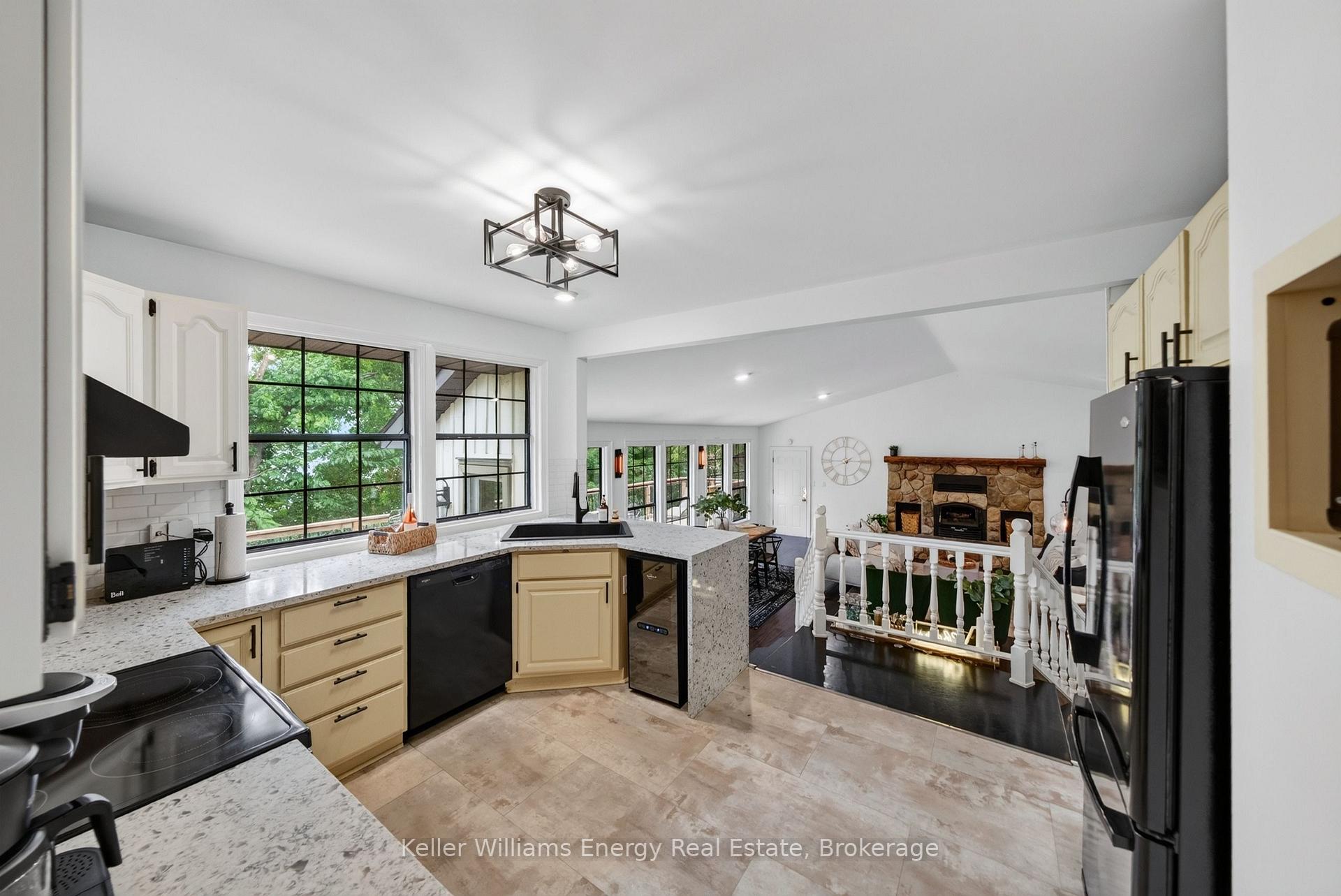 Photo 32 of 1286 County Road 14, Prince Edward County, Sophiasburg Ward — HOMEH