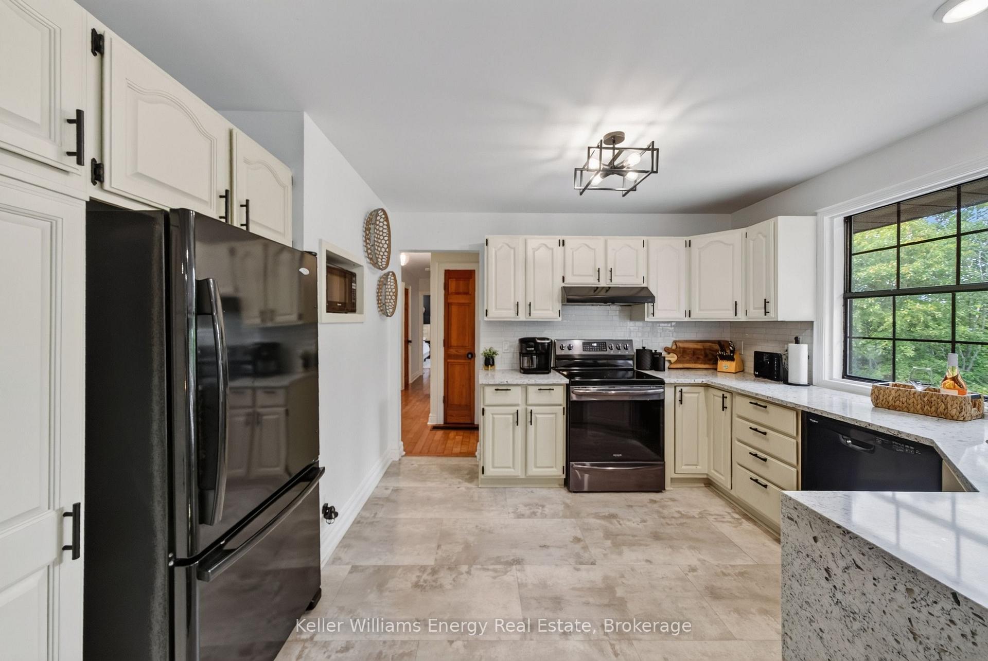 Photo 34 of 1286 County Road 14, Prince Edward County, Sophiasburg Ward — HOMEH