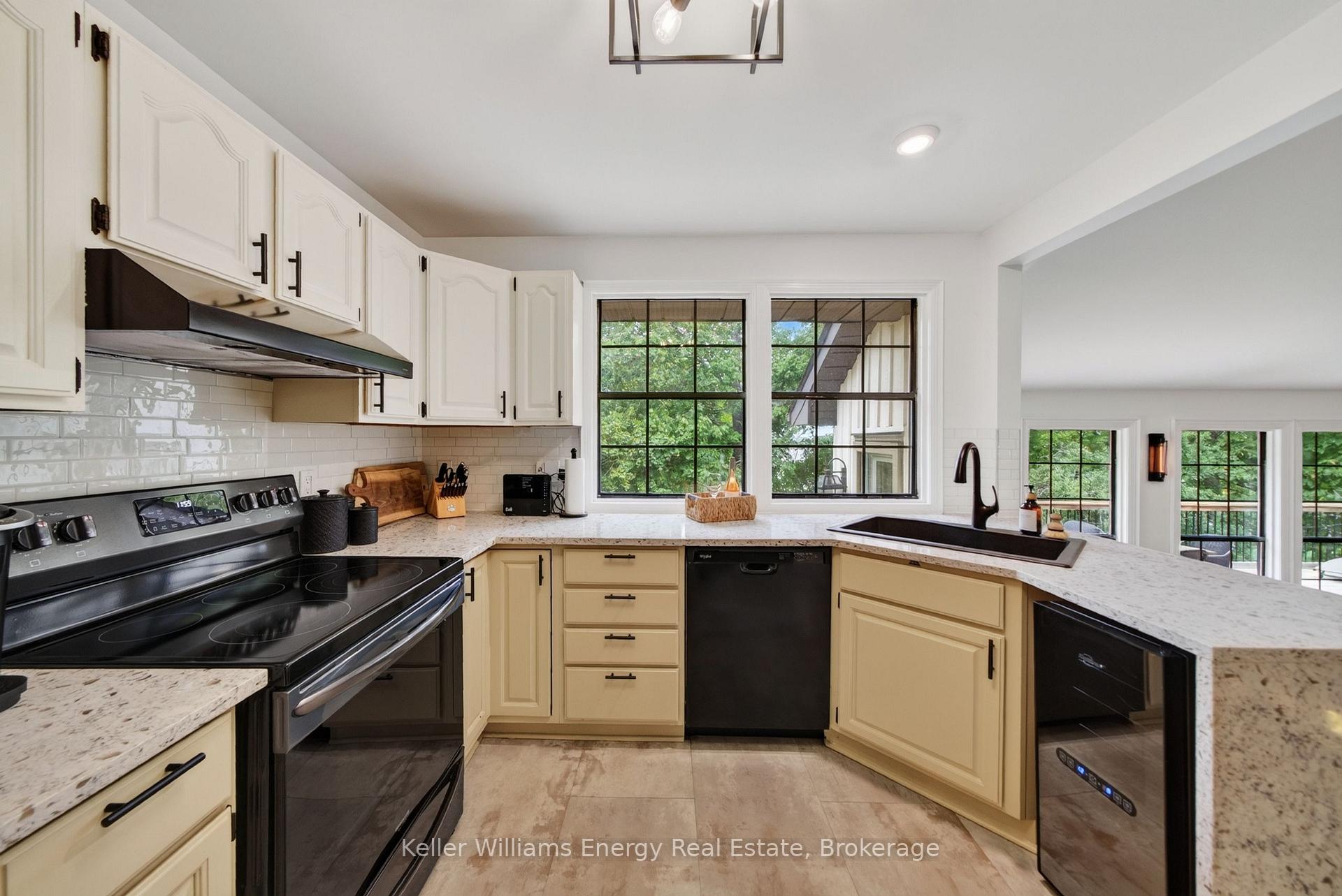 Photo 36 of 1286 County Road 14, Prince Edward County, Sophiasburg Ward — HOMEH