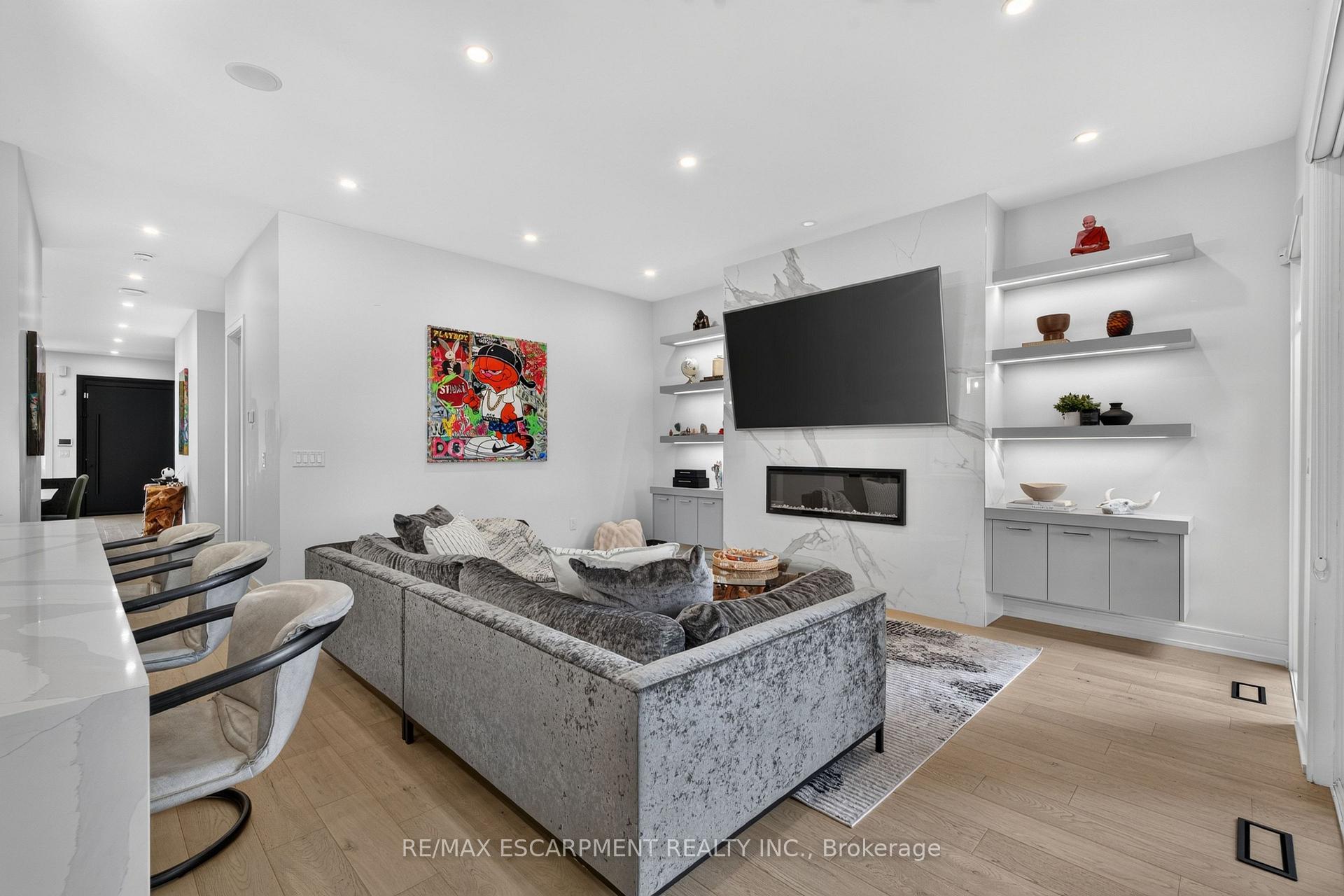 Photo 5 of 73 Elma Street, Etobicoke, Mimico — HOMEH