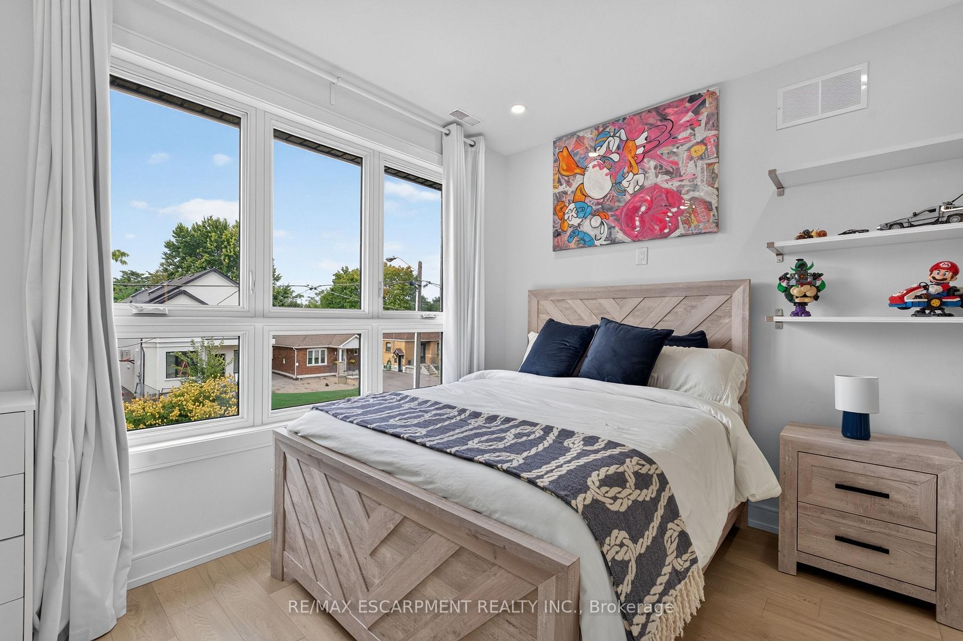 Photo 20 of 73 Elma Street, Etobicoke, Mimico — HOMEH