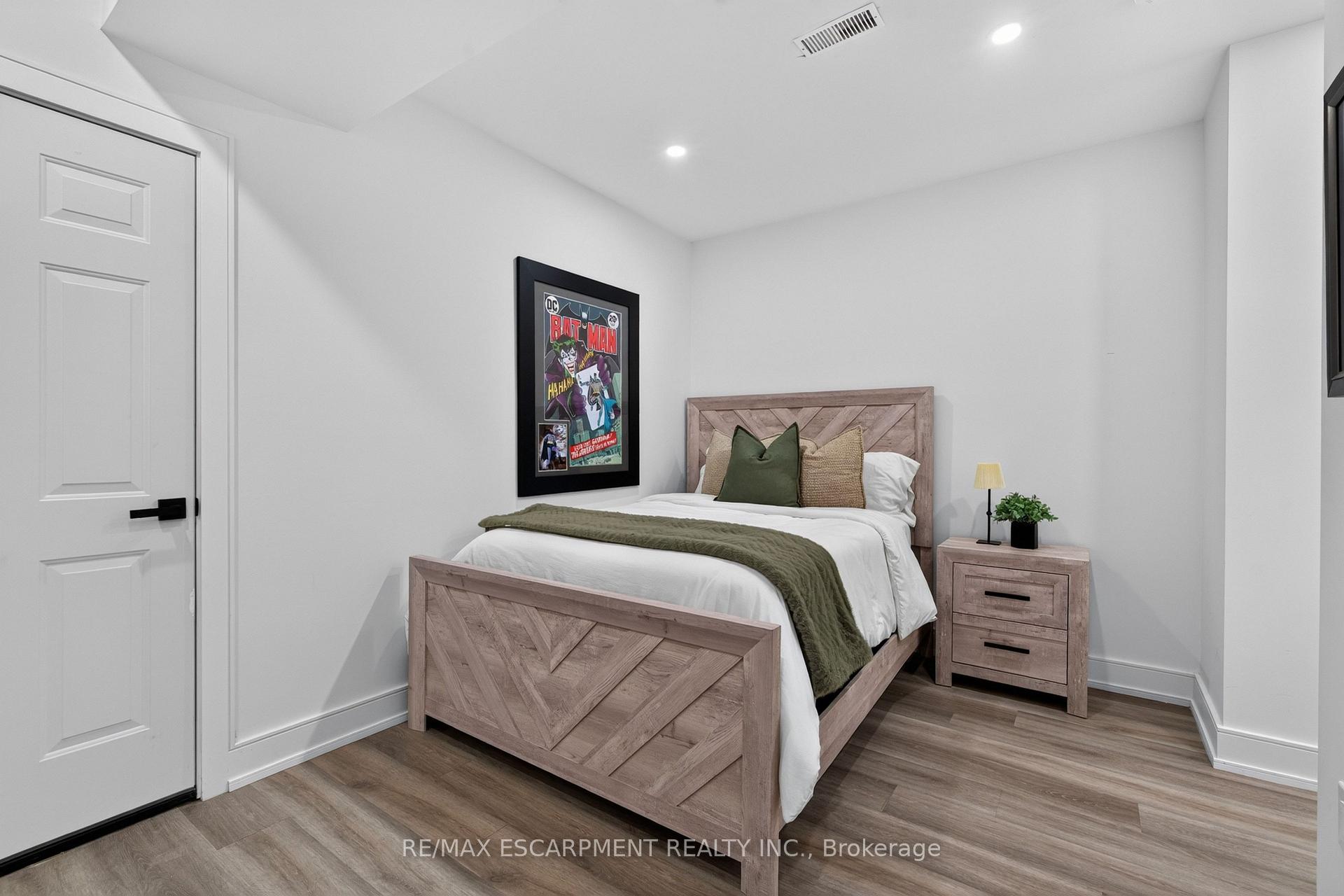 Photo 32 of 73 Elma Street, Etobicoke, Mimico — HOMEH