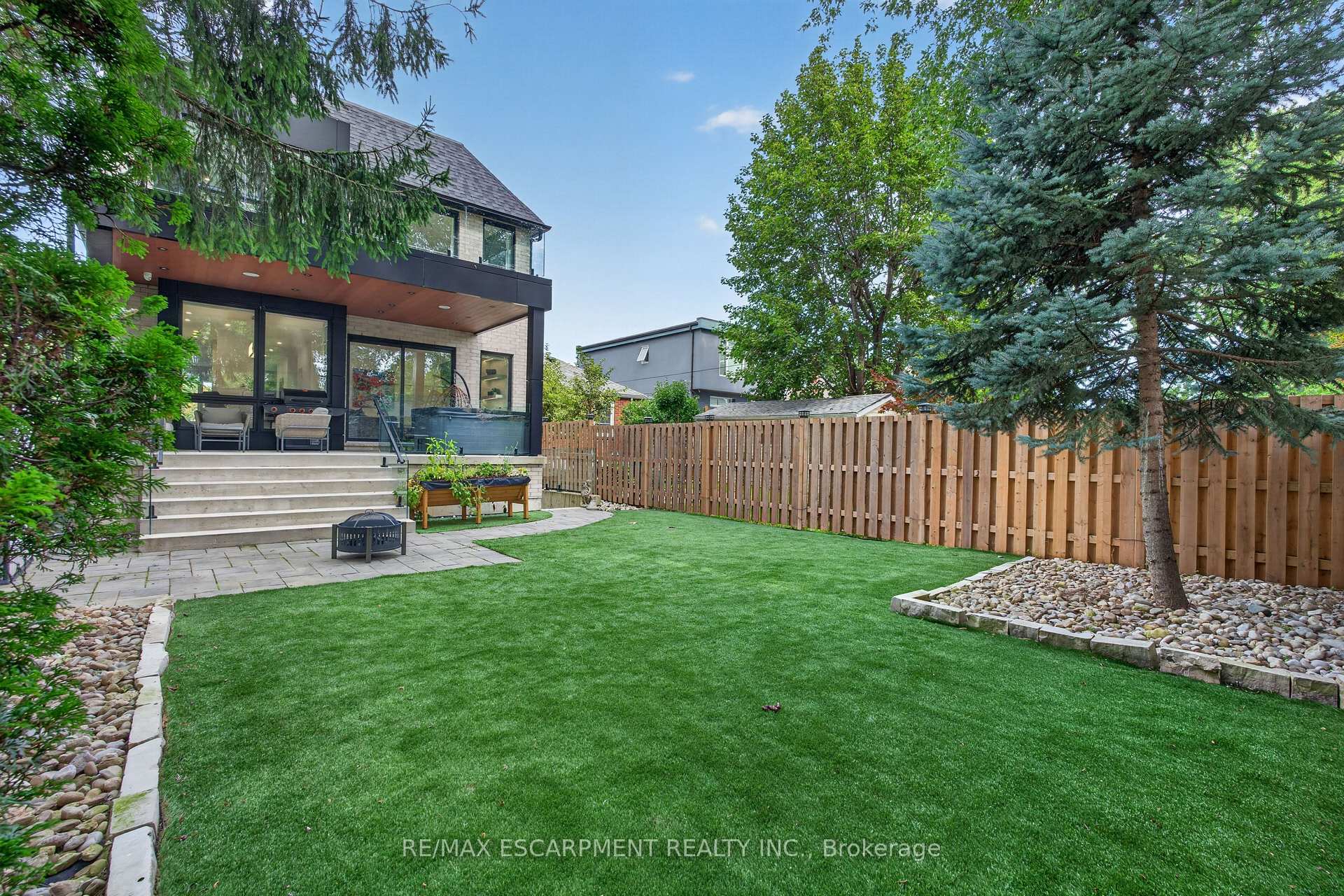 Photo 37 of 73 Elma Street, Etobicoke, Mimico — HOMEH
