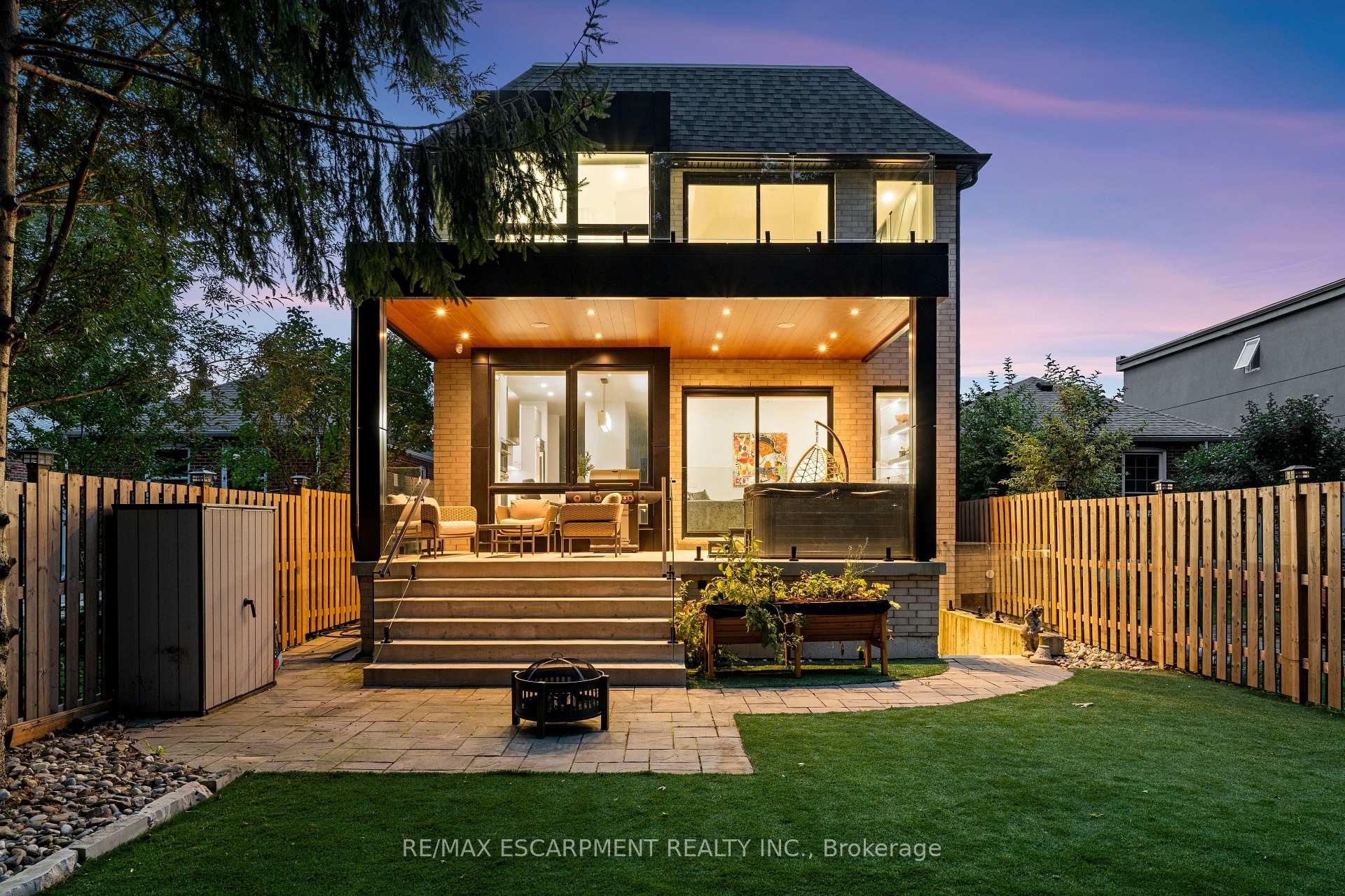 Photo 46 of 73 Elma Street, Etobicoke, Mimico — HOMEH