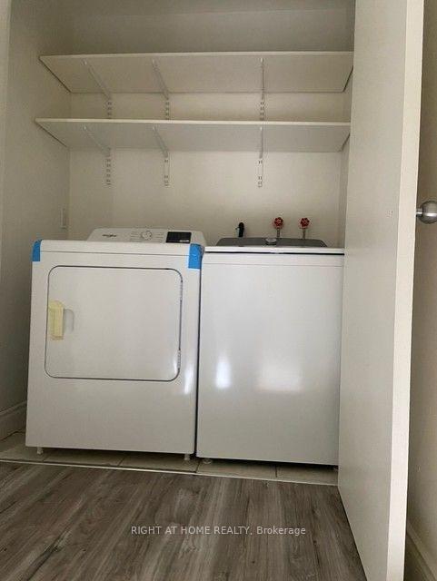 Photo 8 of Unit Unit B, 3358 Lake Shore Boulevard, Etobicoke, Long Branch — HOMEH