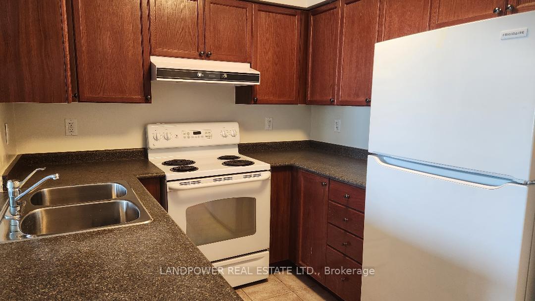 Photo 9 of Unit 1013, 23 Oneida Crescent, Richmond Hill, Langstaff — HOMEH