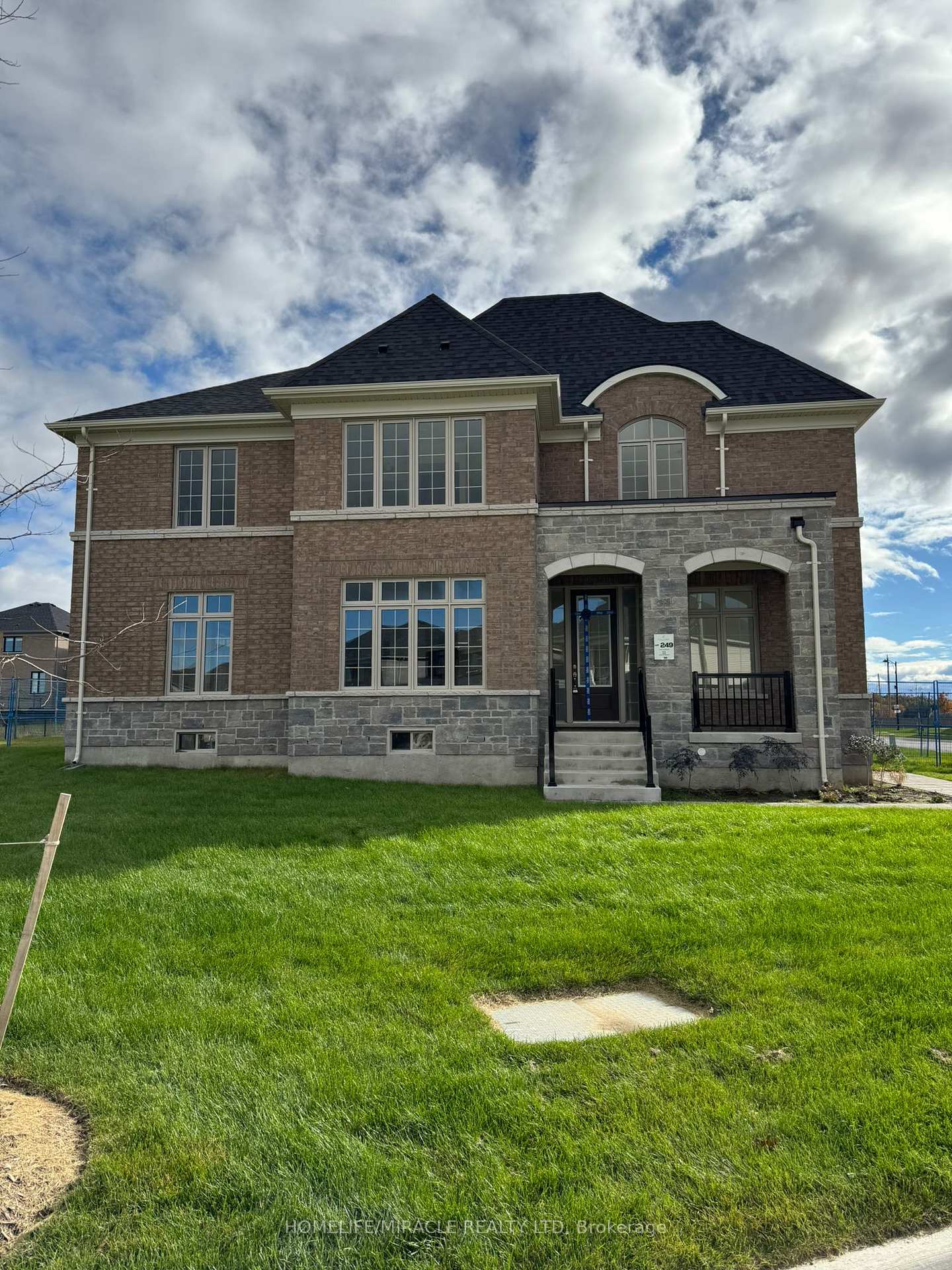 Photo 3 of 11 Cranes Heights, Adjala-Tosorontio, Colgan — HOMEH